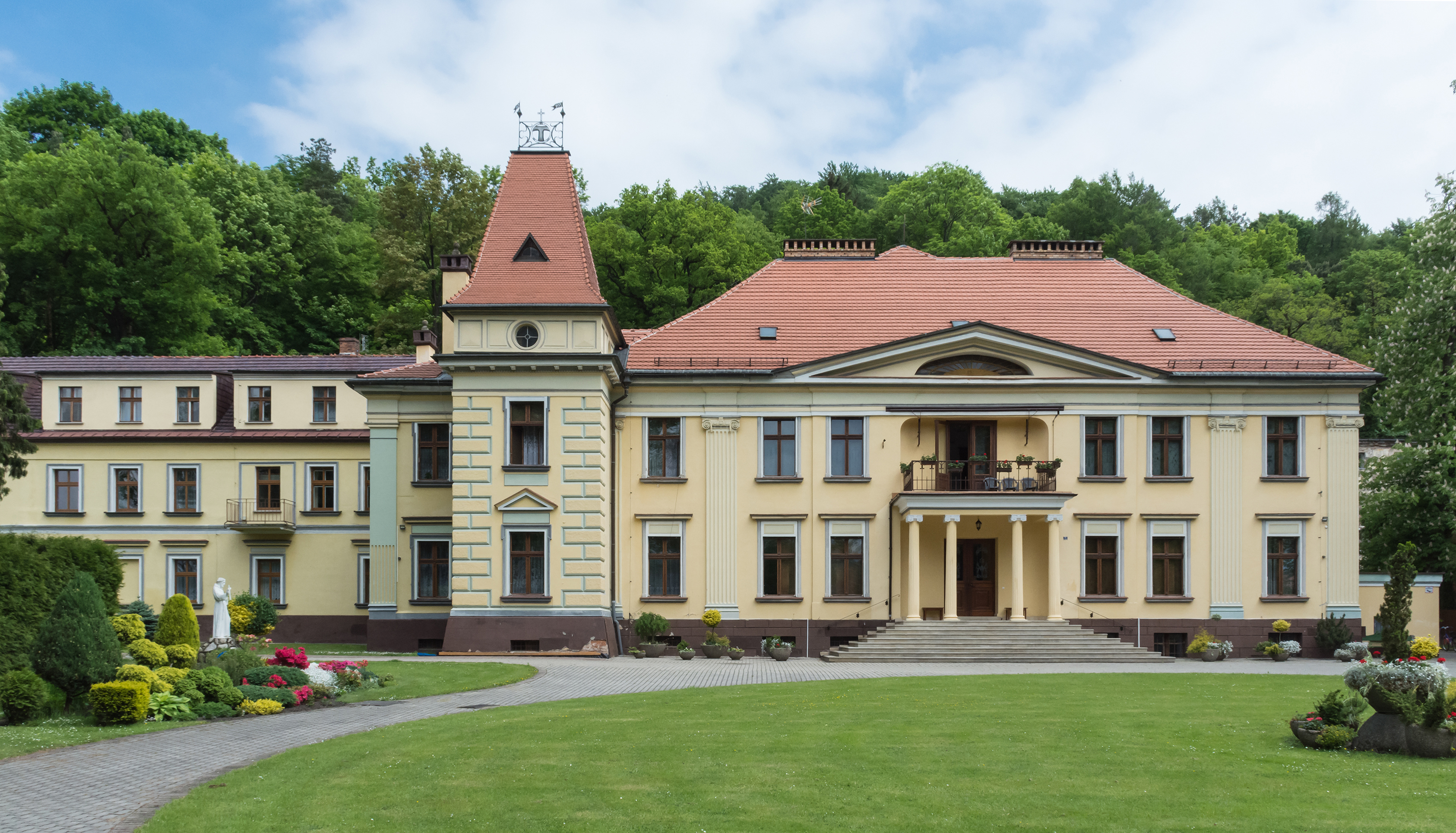 2015 Pałac w Ołdrzychowicach 02