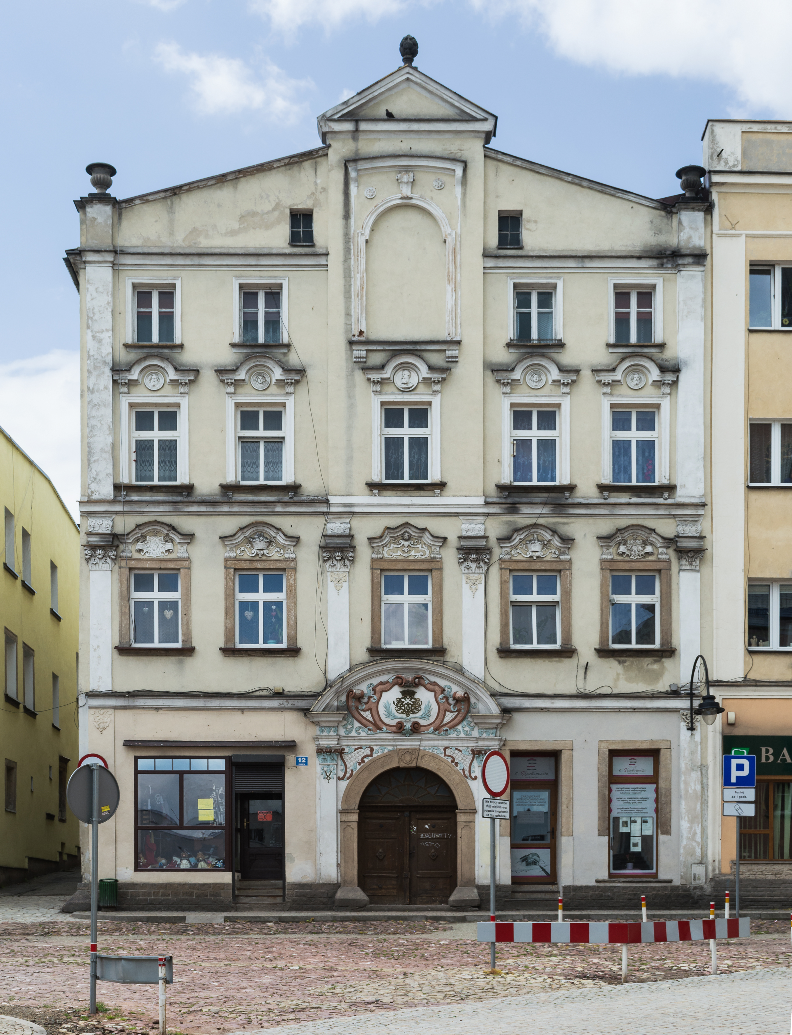 2015 Radków, Rynek 12 01