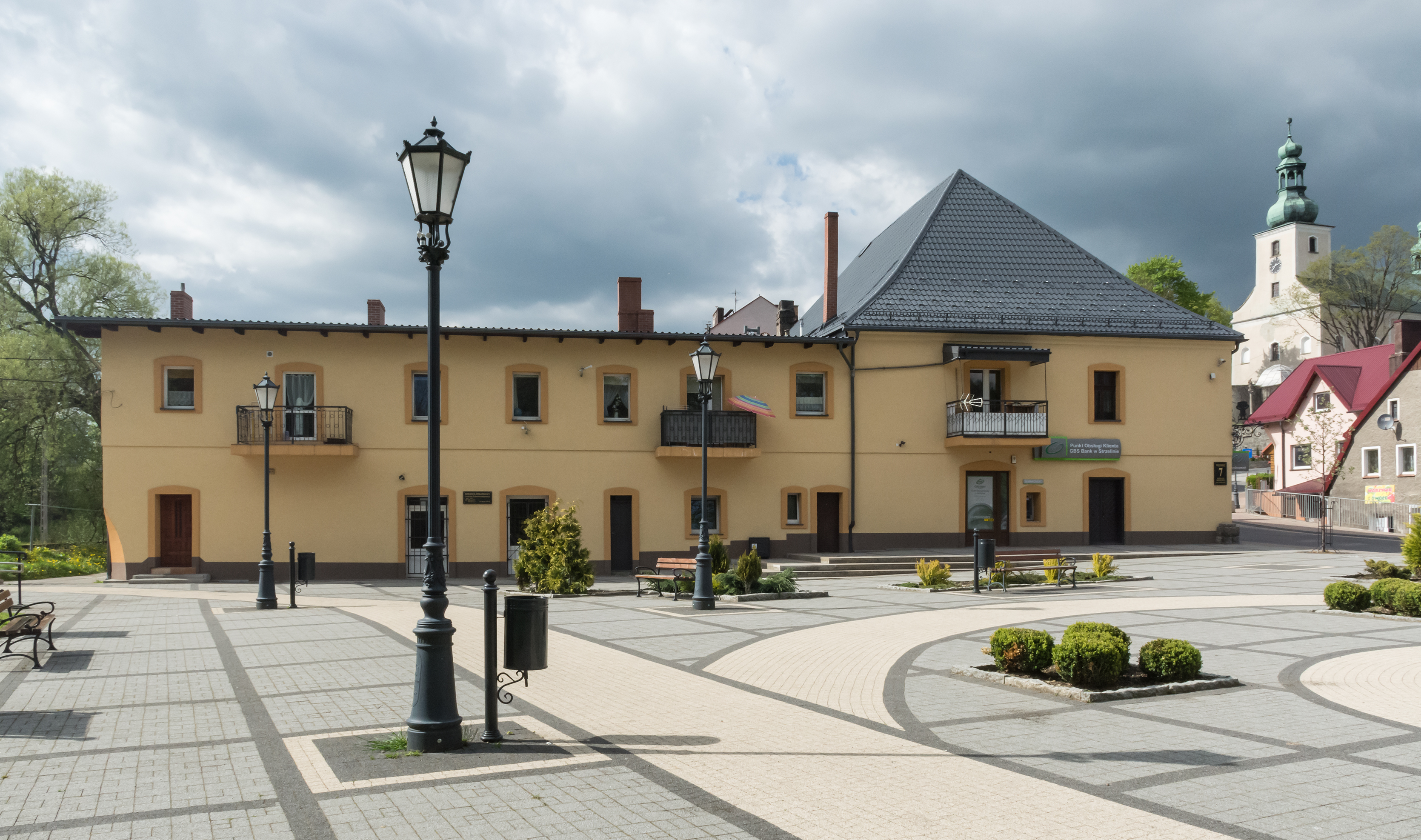 2015 Szczytna, ul. Wolności 7 03