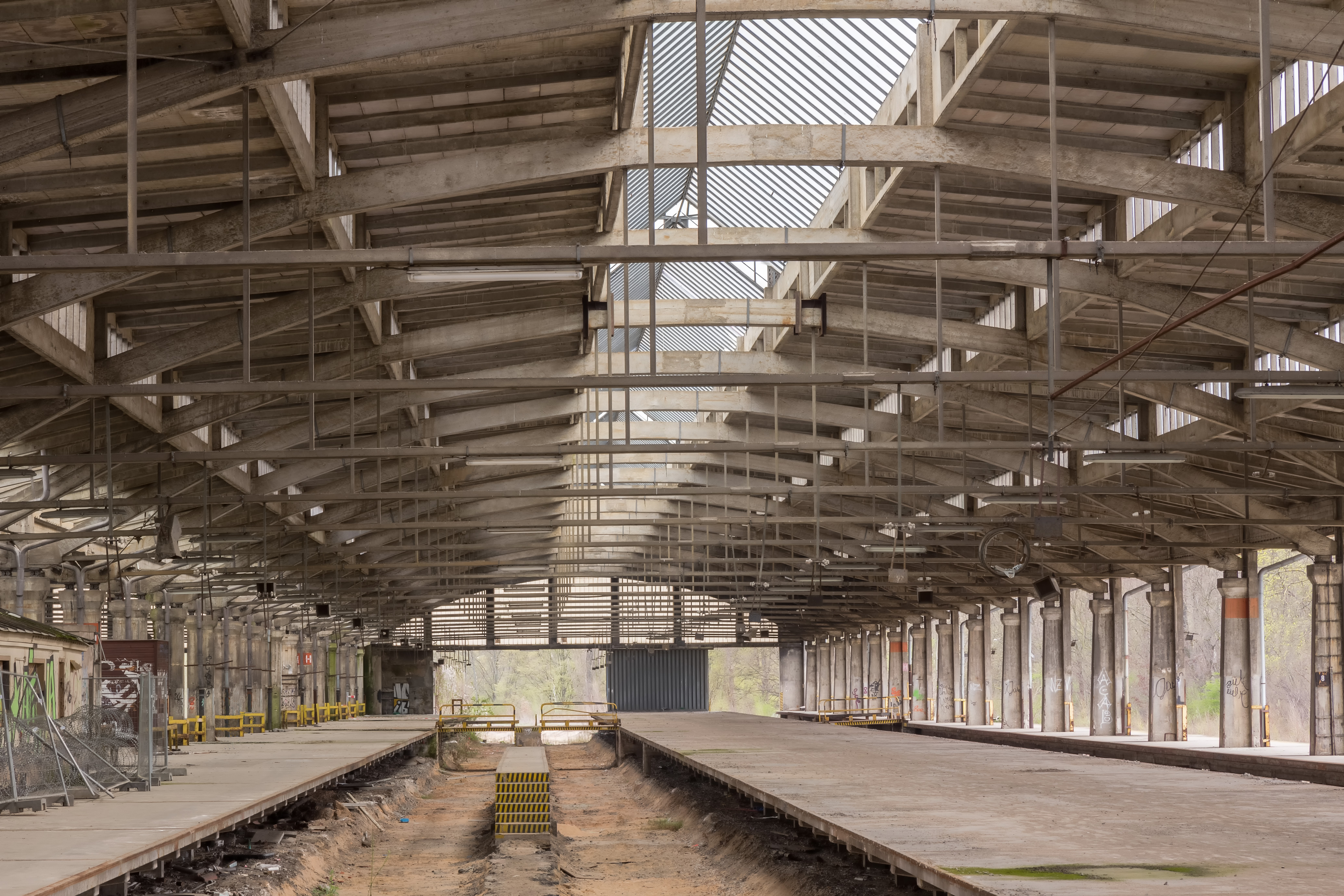 2016-04-09 Güterumschlaghallen am Nürnberger Südbahnhof - 3824 HDR