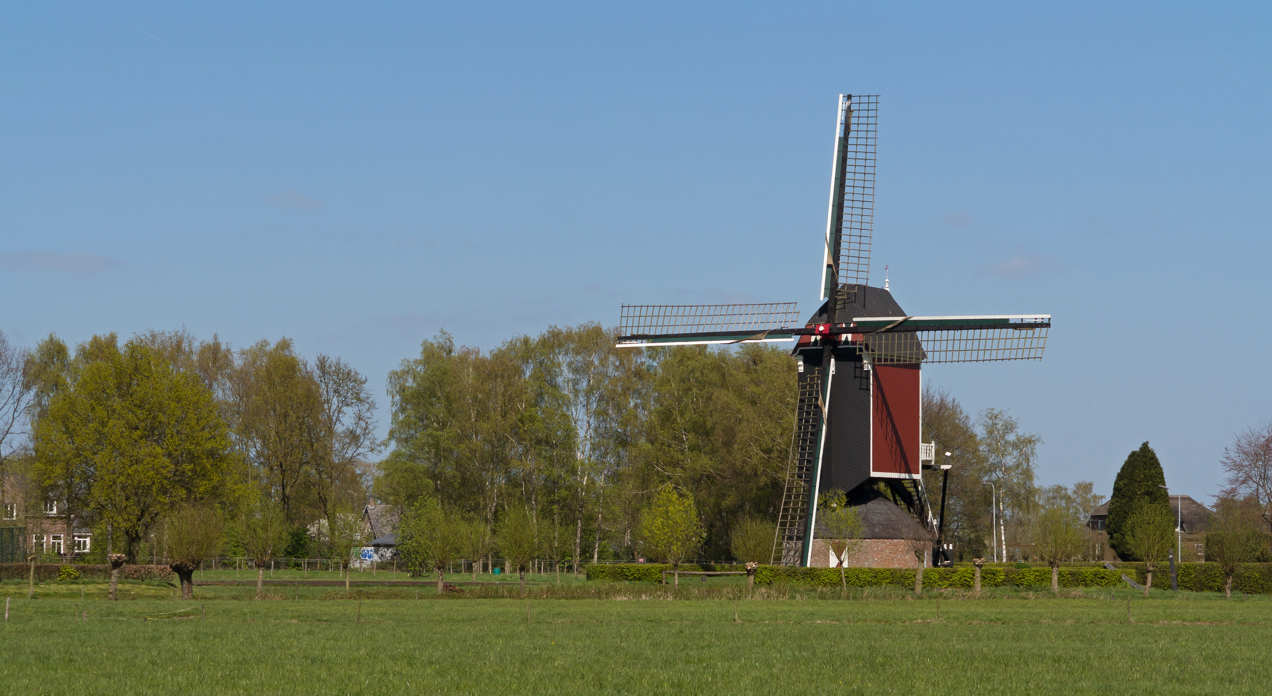 2016-04-20 14.37 Geffen, standerdmolen Zeldenrust RM16028 foto6a