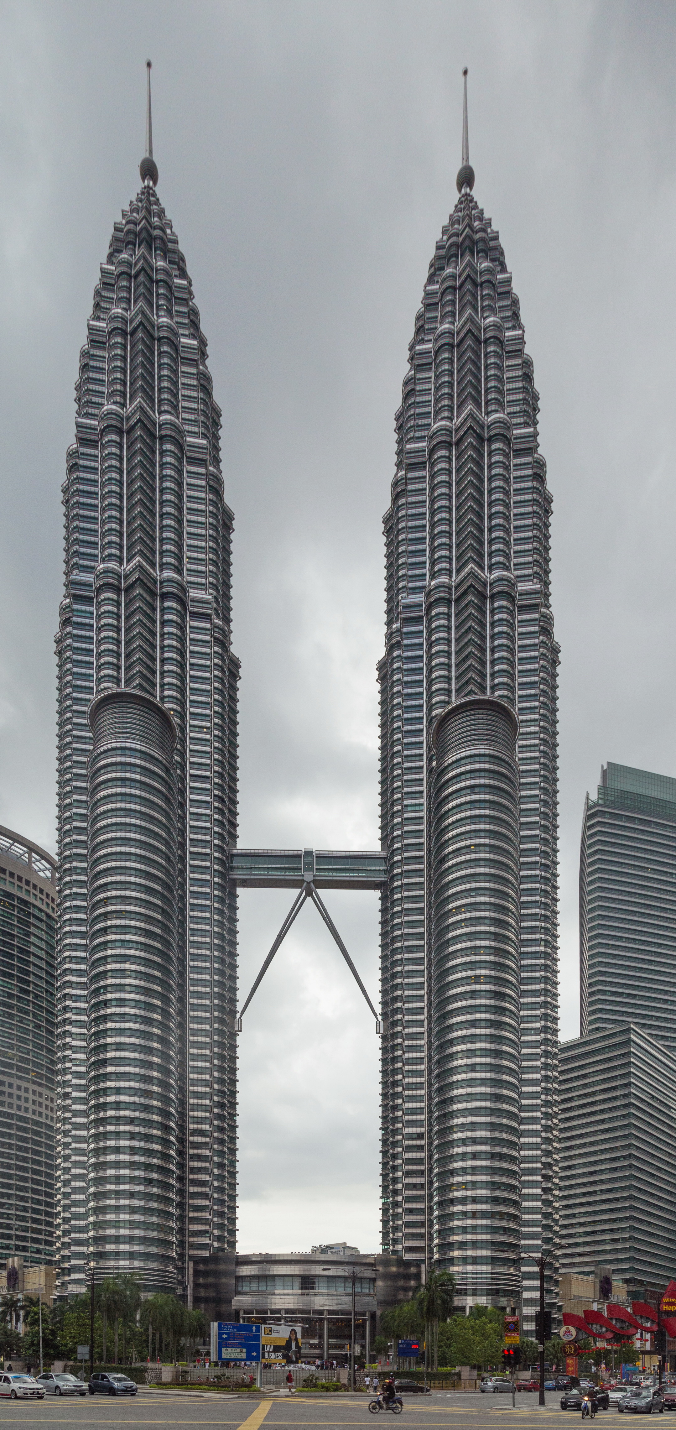 2016 Kuala Lumpur, Petronas Towers (10)