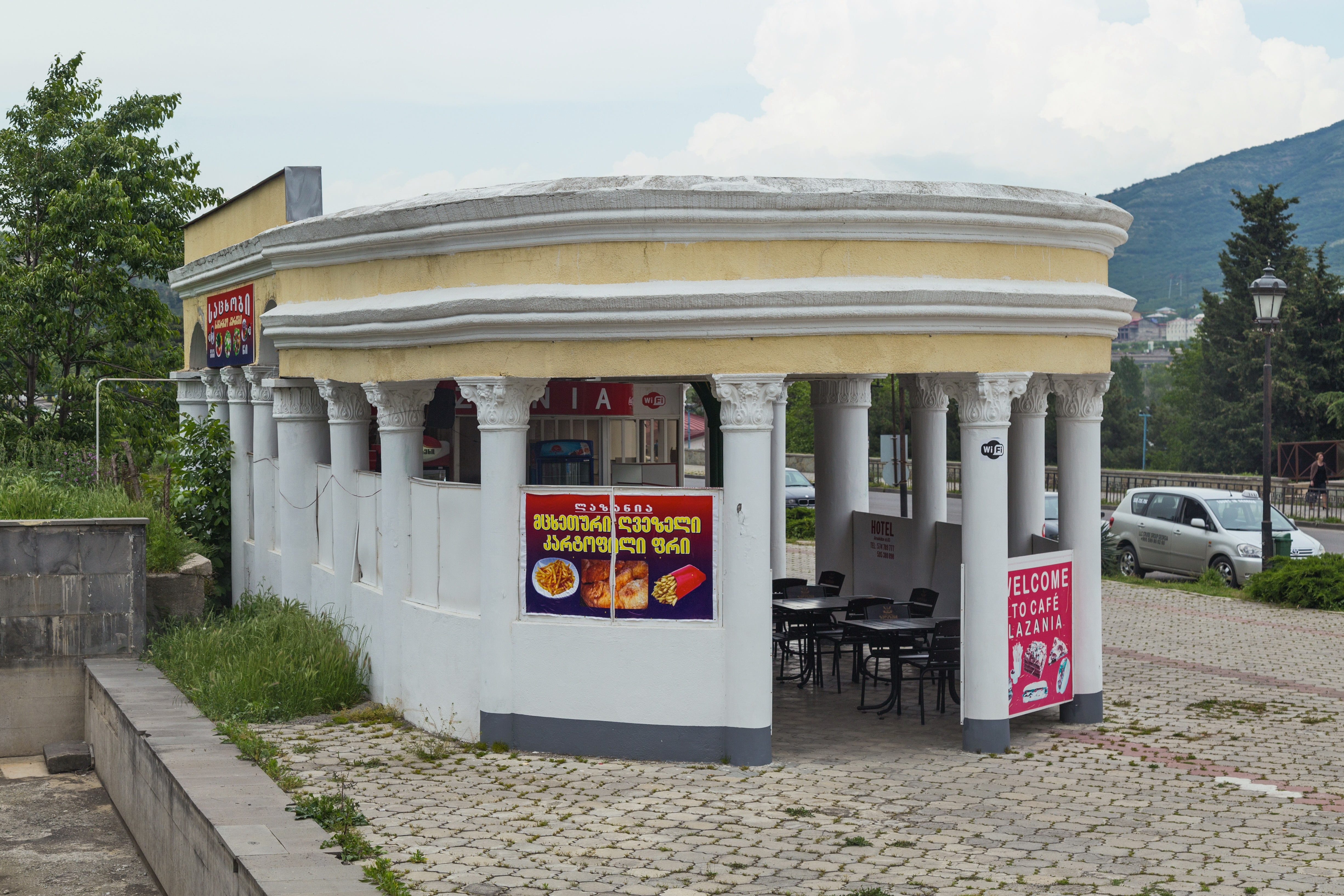 2016 Mccheta, Kawiarnia w starym budynku