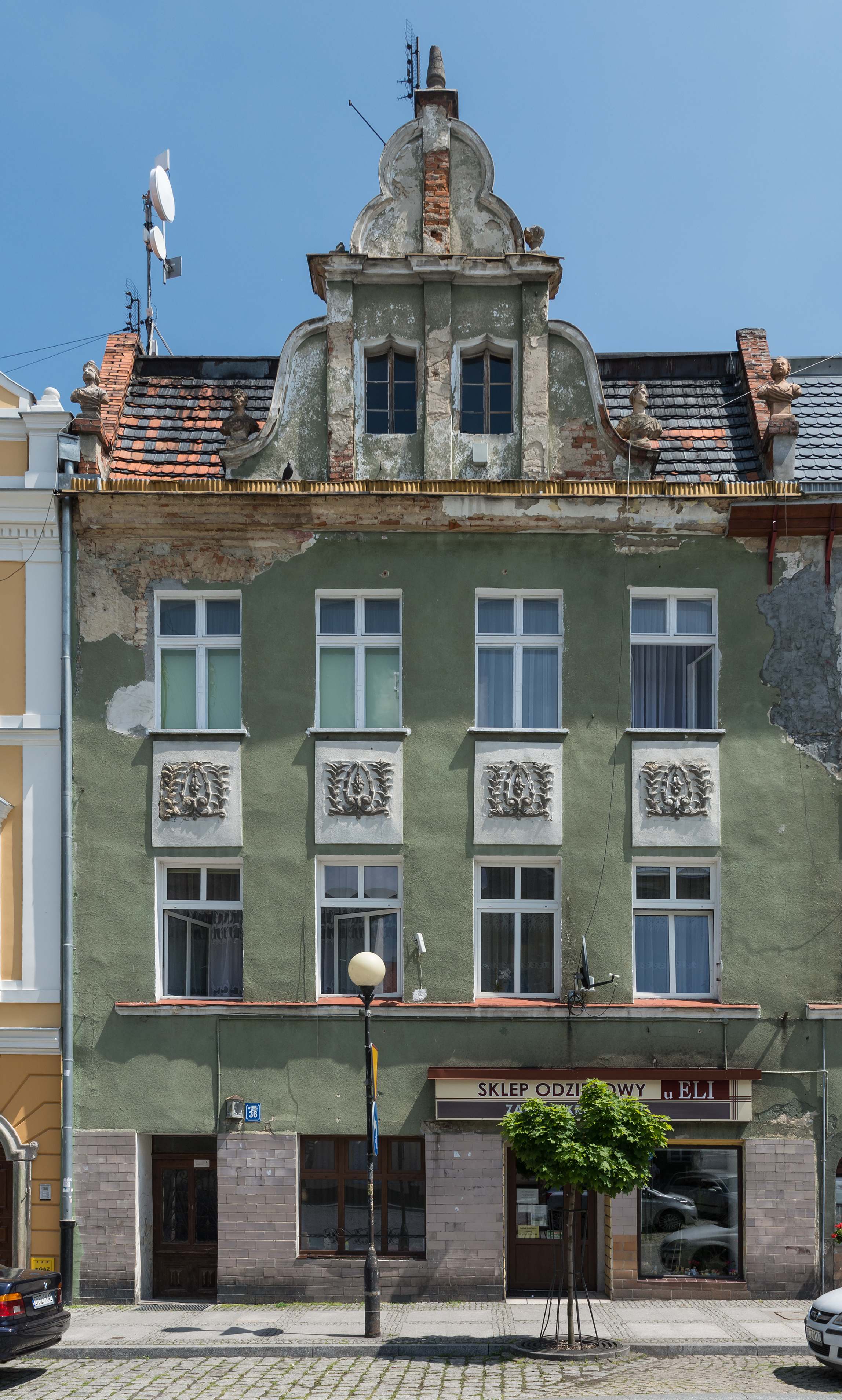 2016 Niemcza, pl. Rynek 36 01