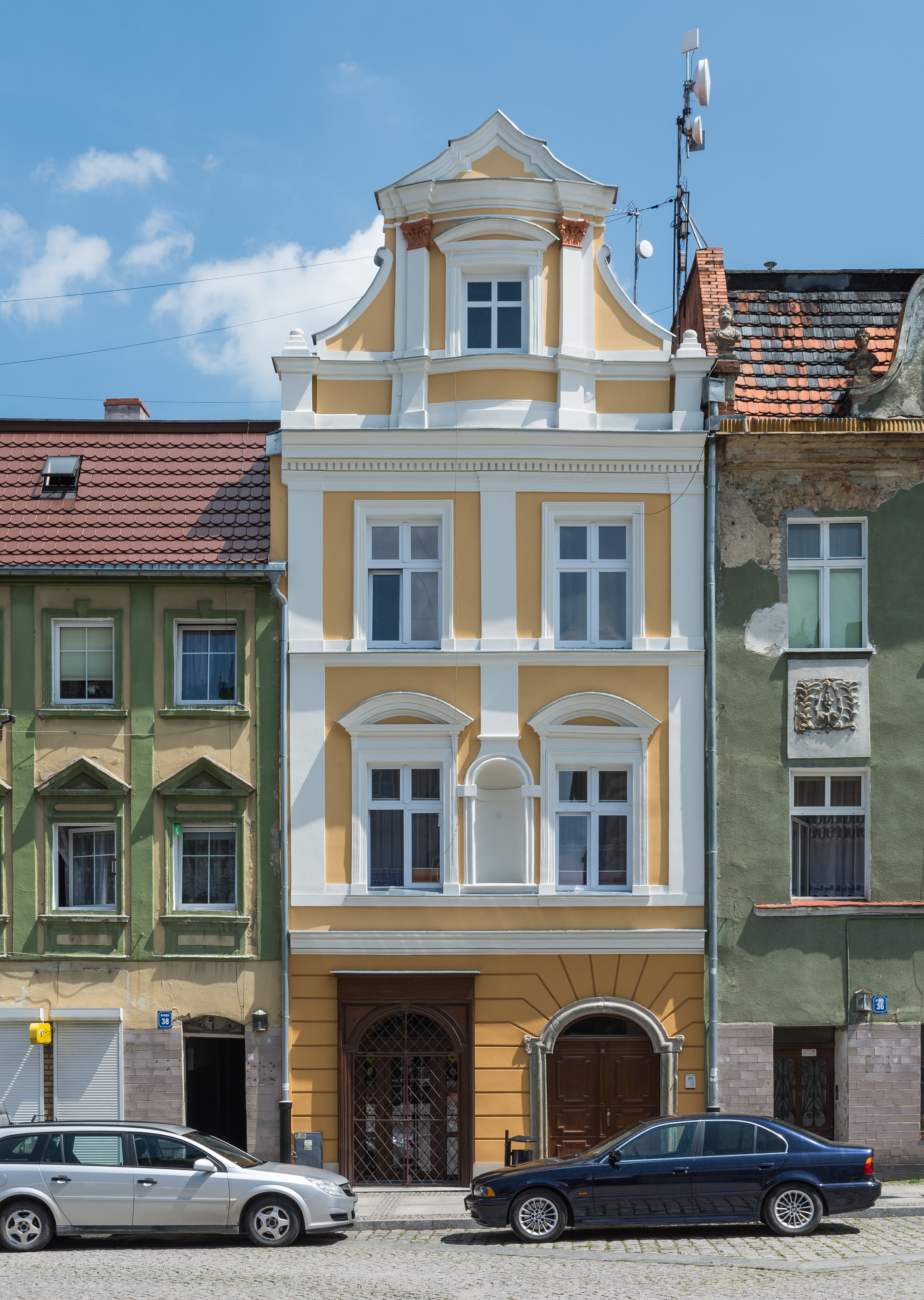 2016 Niemcza, pl. Rynek 37 01