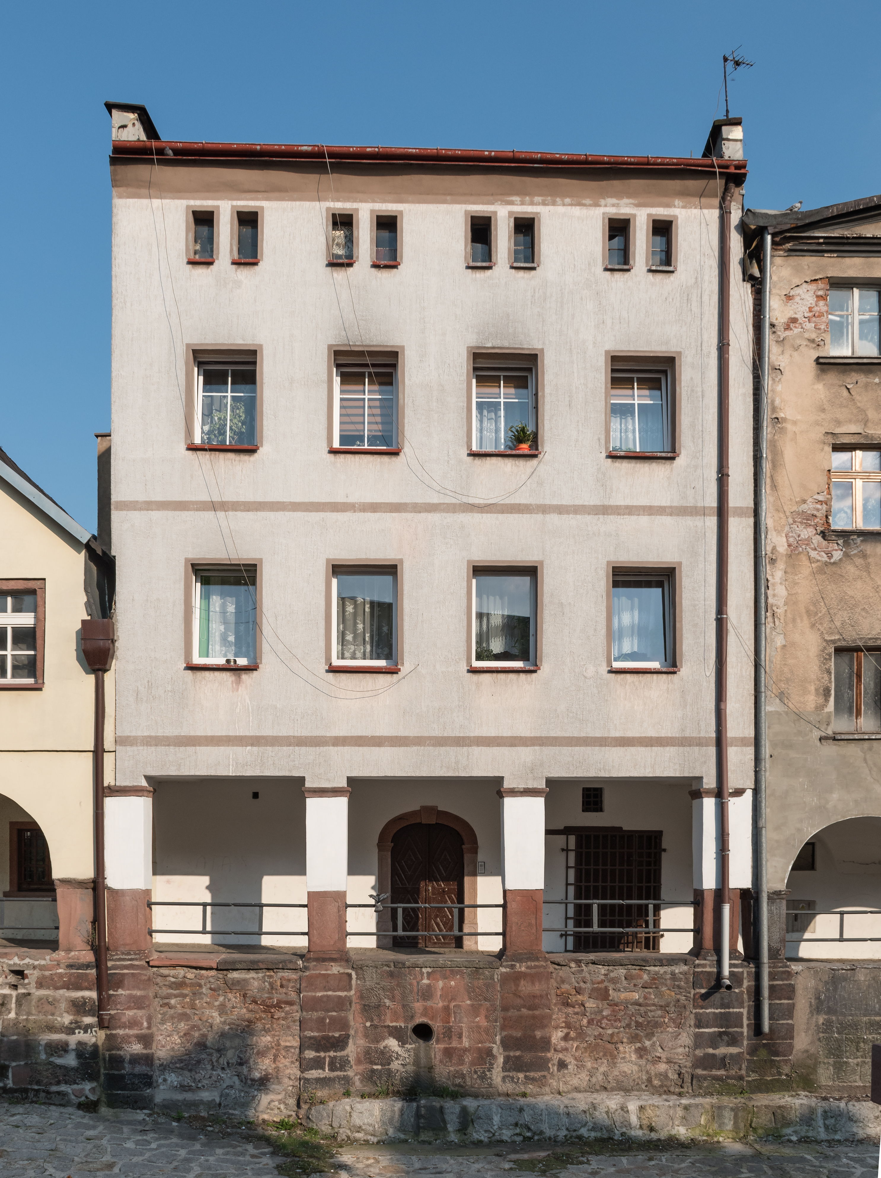 2016 Nowa Ruda, ul. Nadrzeczna 2 1