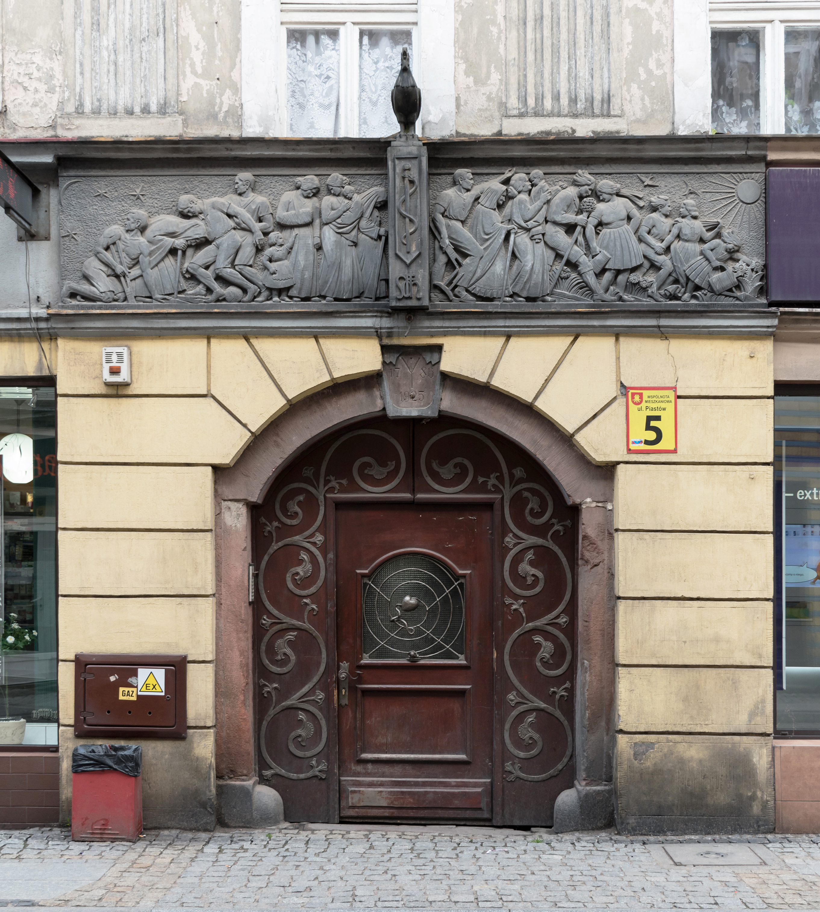 2016 Nowa Ruda, ul. Piastów 5 1