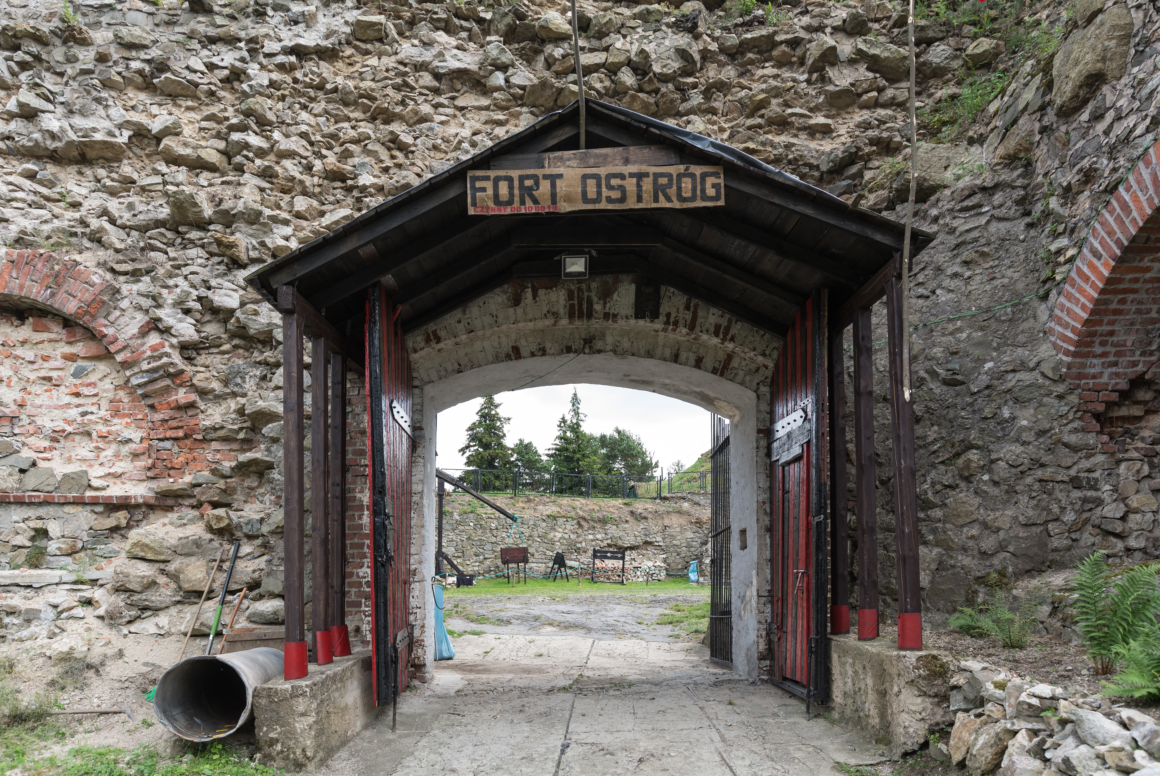 2016 Twierdza Srebrna Góra, fort Ostróg 1