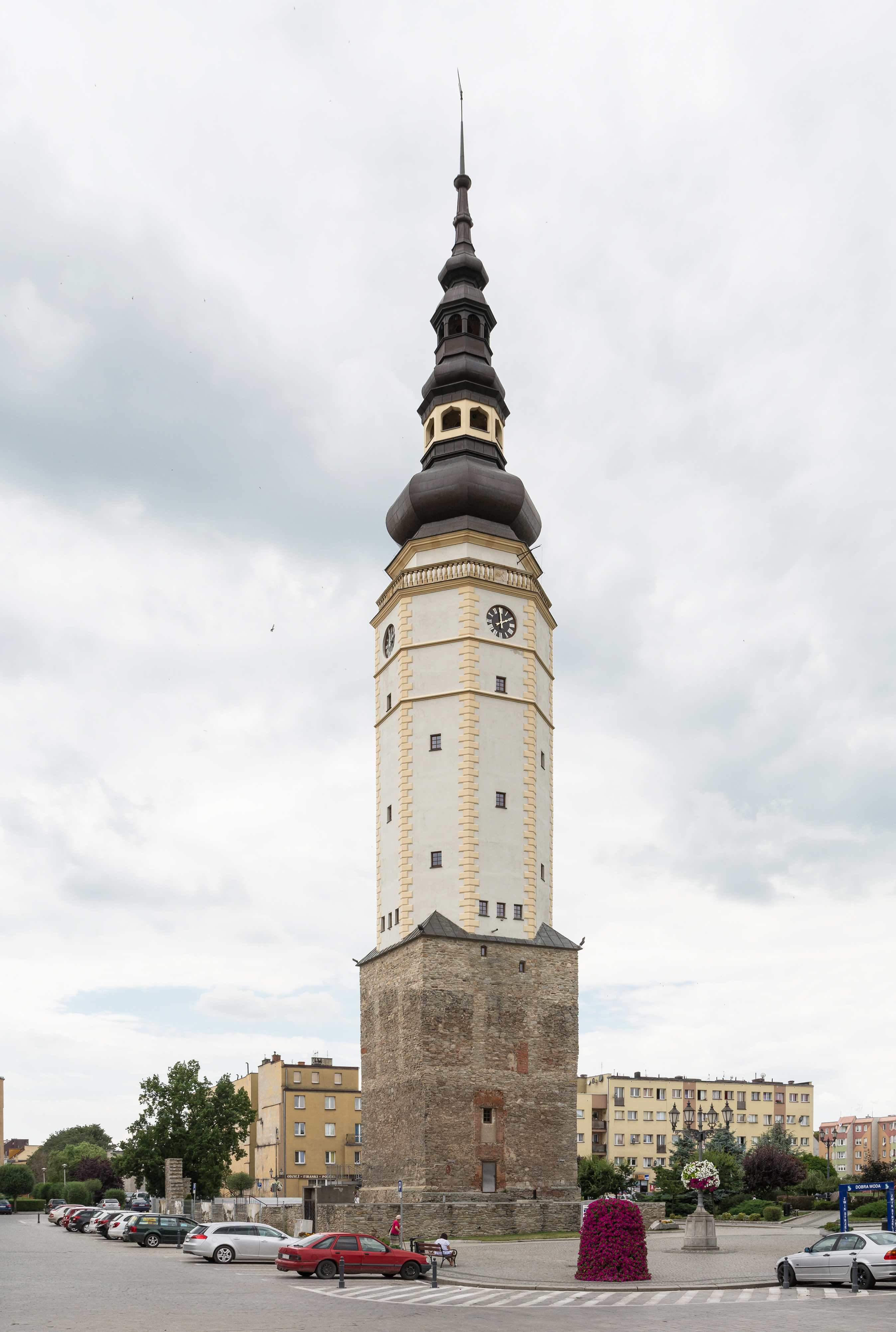 2016 Wieża ratuszowa w Strzelinie 2