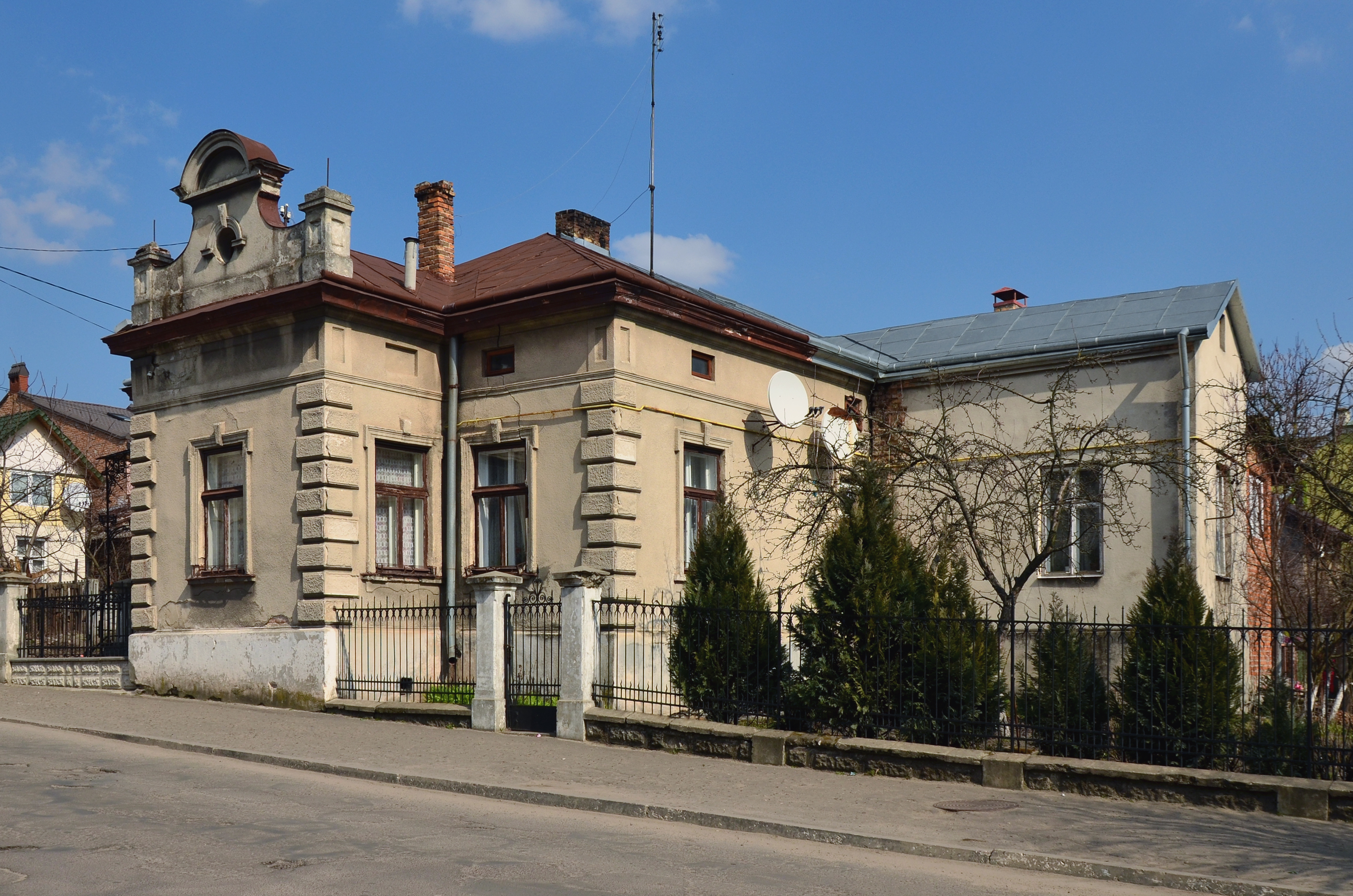2 Shpytalna Street, Zhovkva (02)