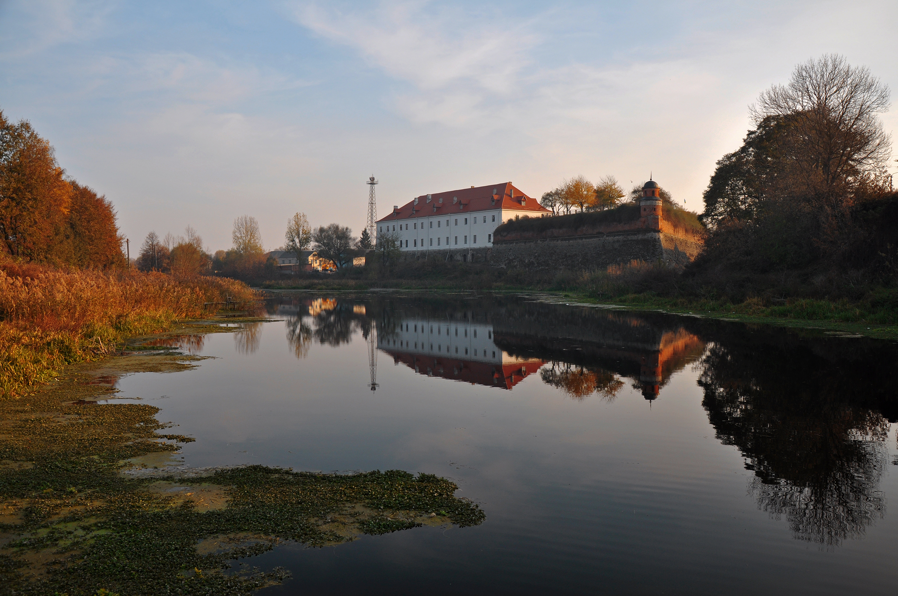 56-103-0213 Dubno Castle RB