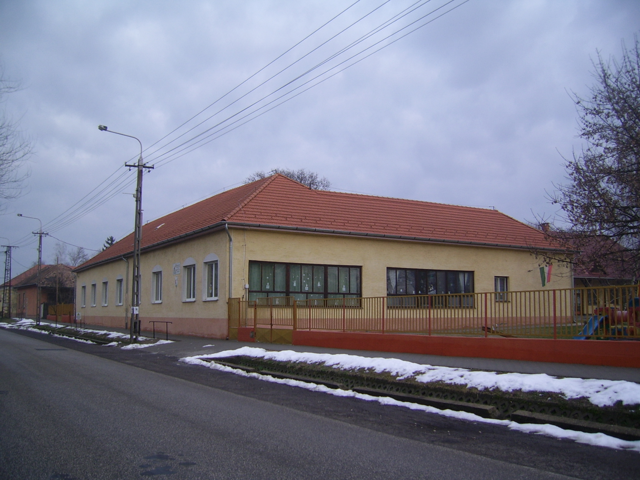 Örkény Régi óvoda 2011-01-09