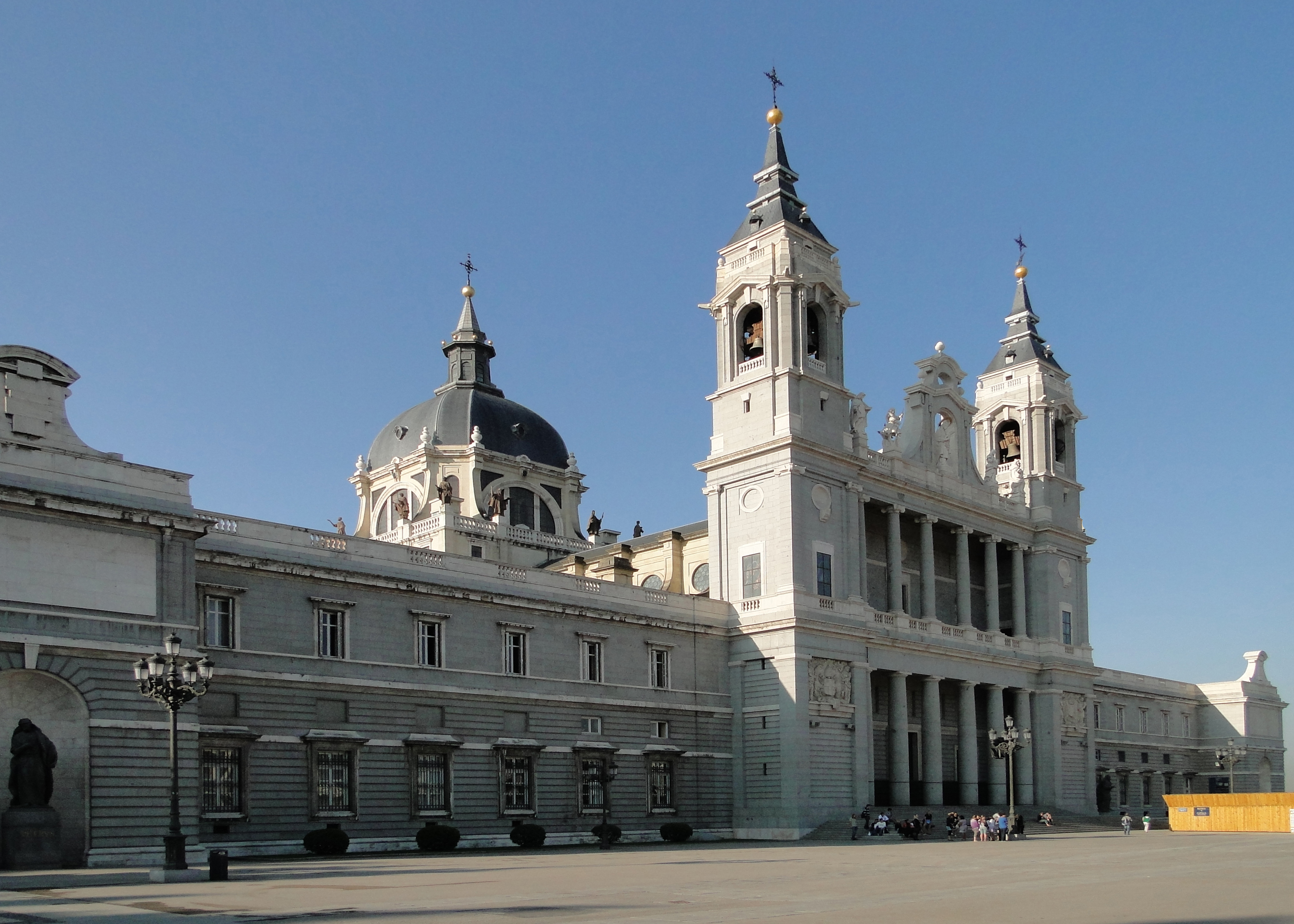 Almudena Cathedral 01