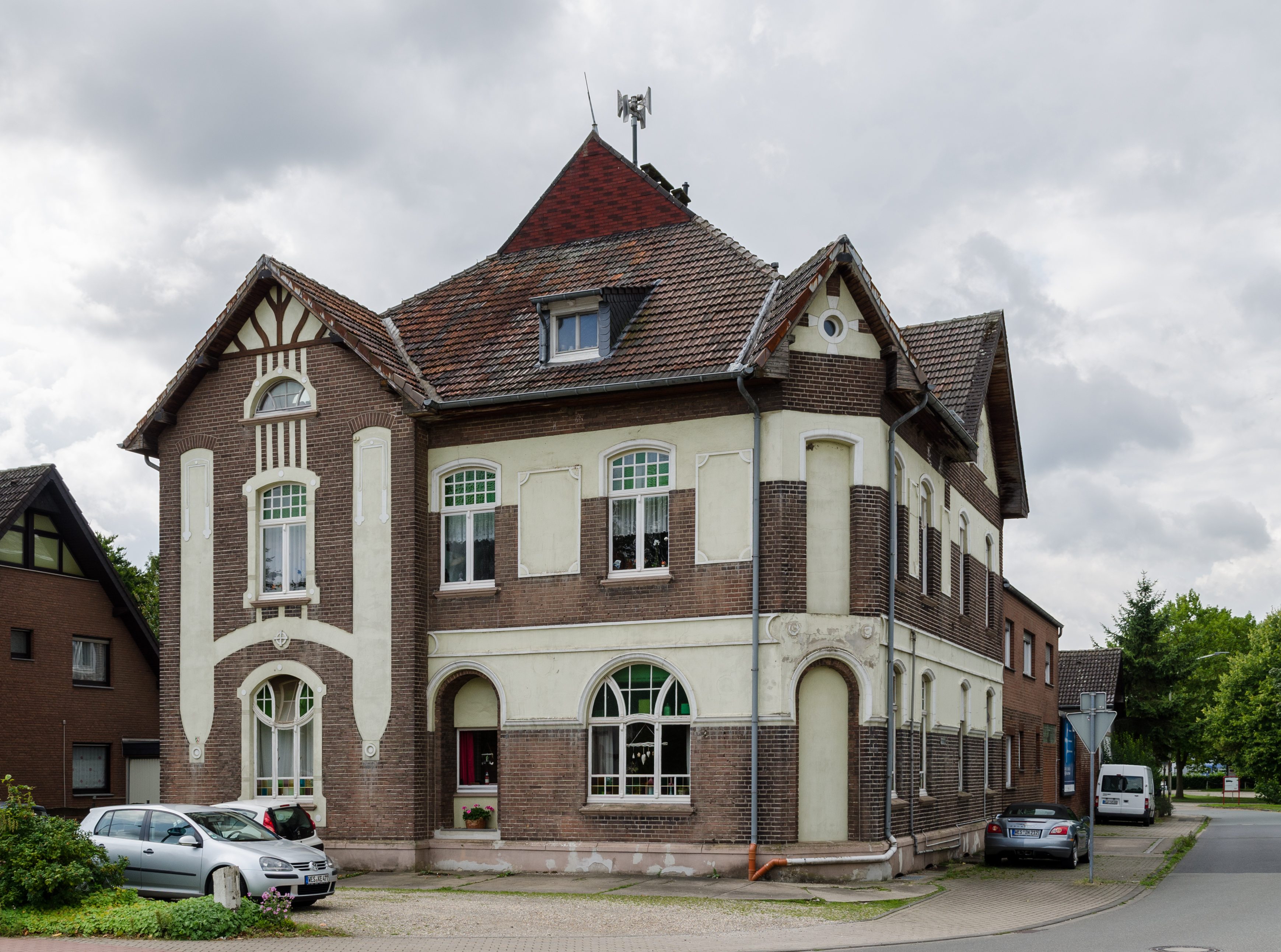 Alpen, Bahnhofsgaststätte, 2017-08 CN-01
