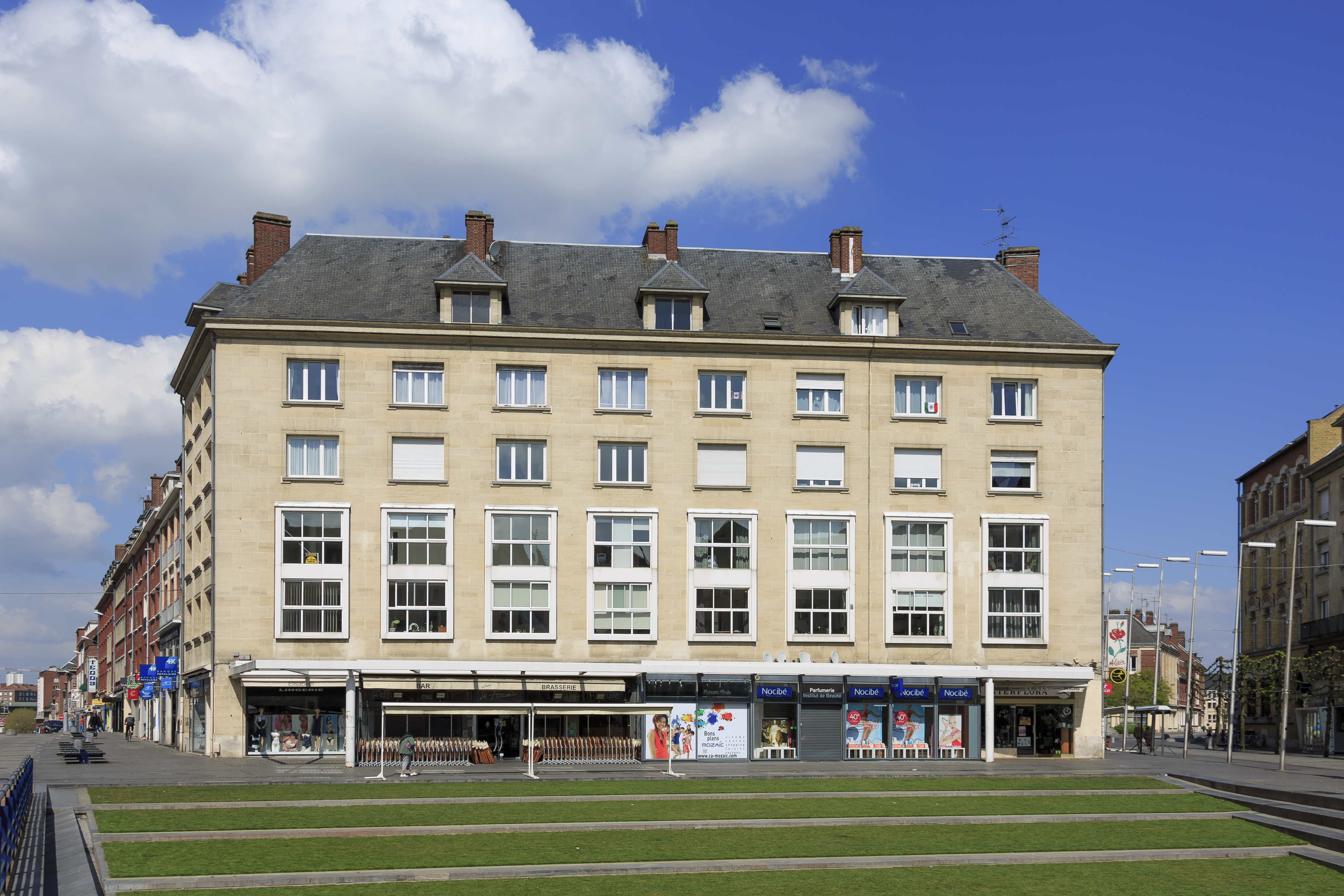 Amiens France Place-Gambetta-01