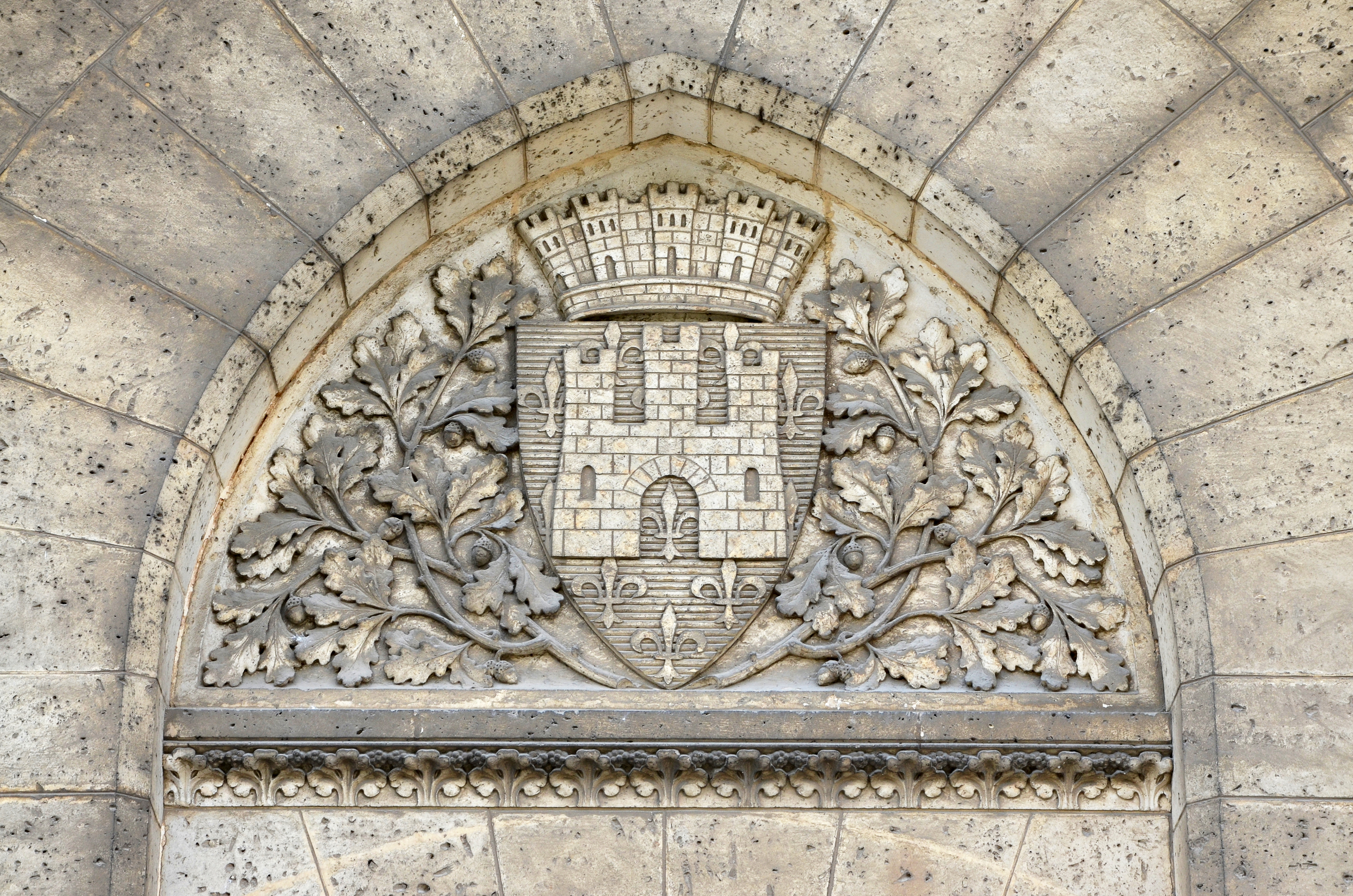 Angoulême Armes XIVe Hôtel de ville 2013