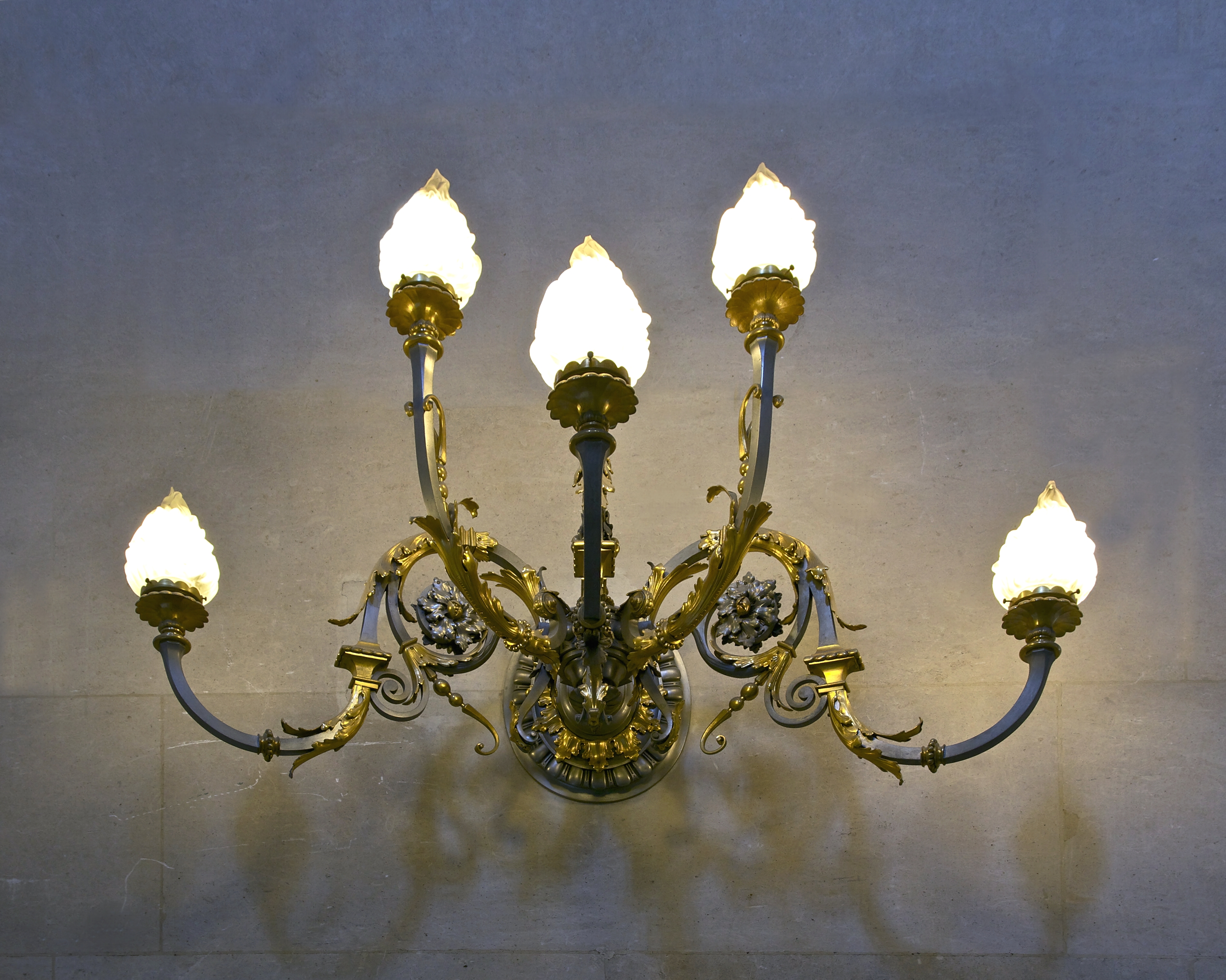 Applique Louvre