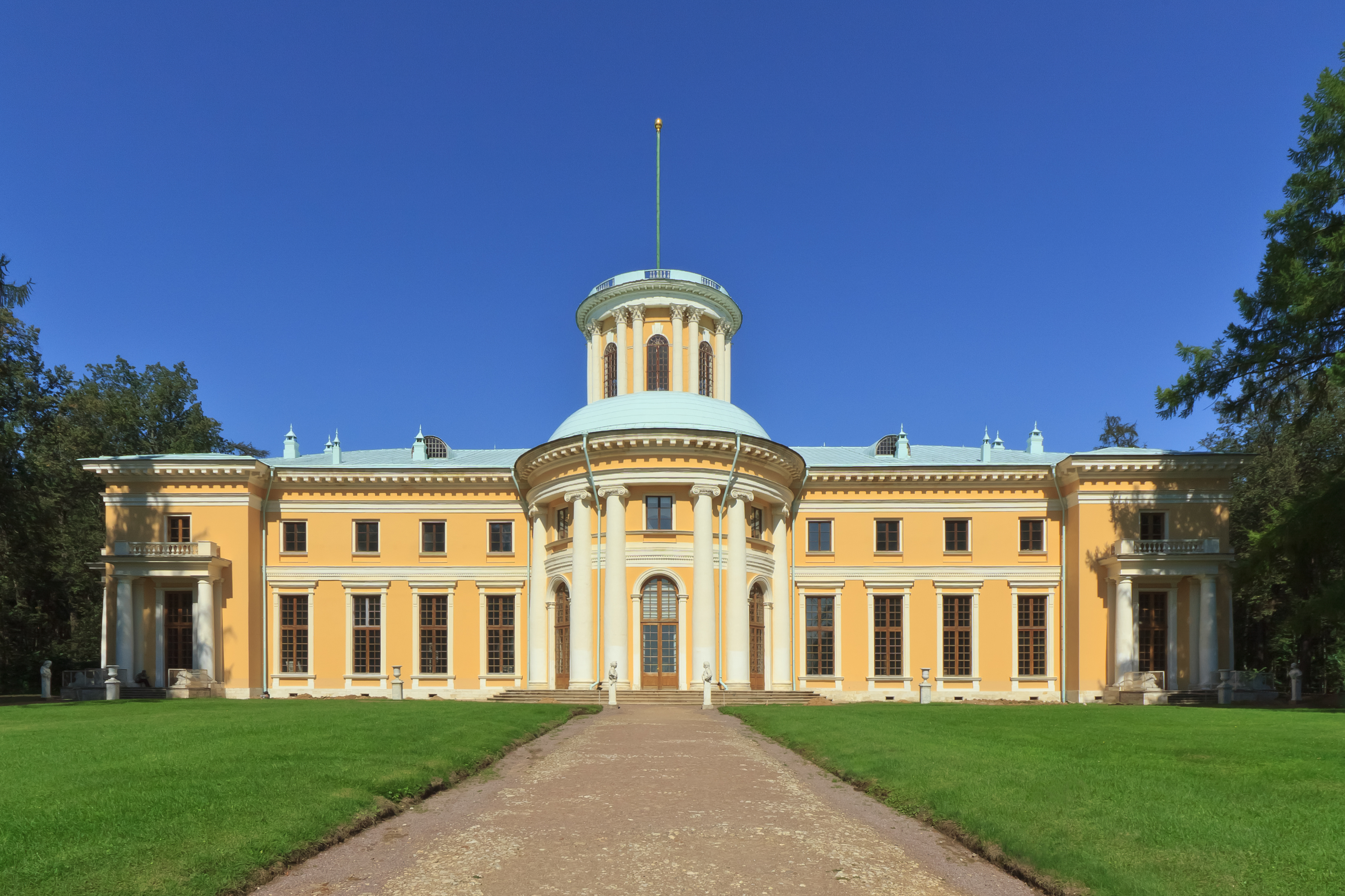 Arkhangelskoe Estate Aug2012 buildings 03
