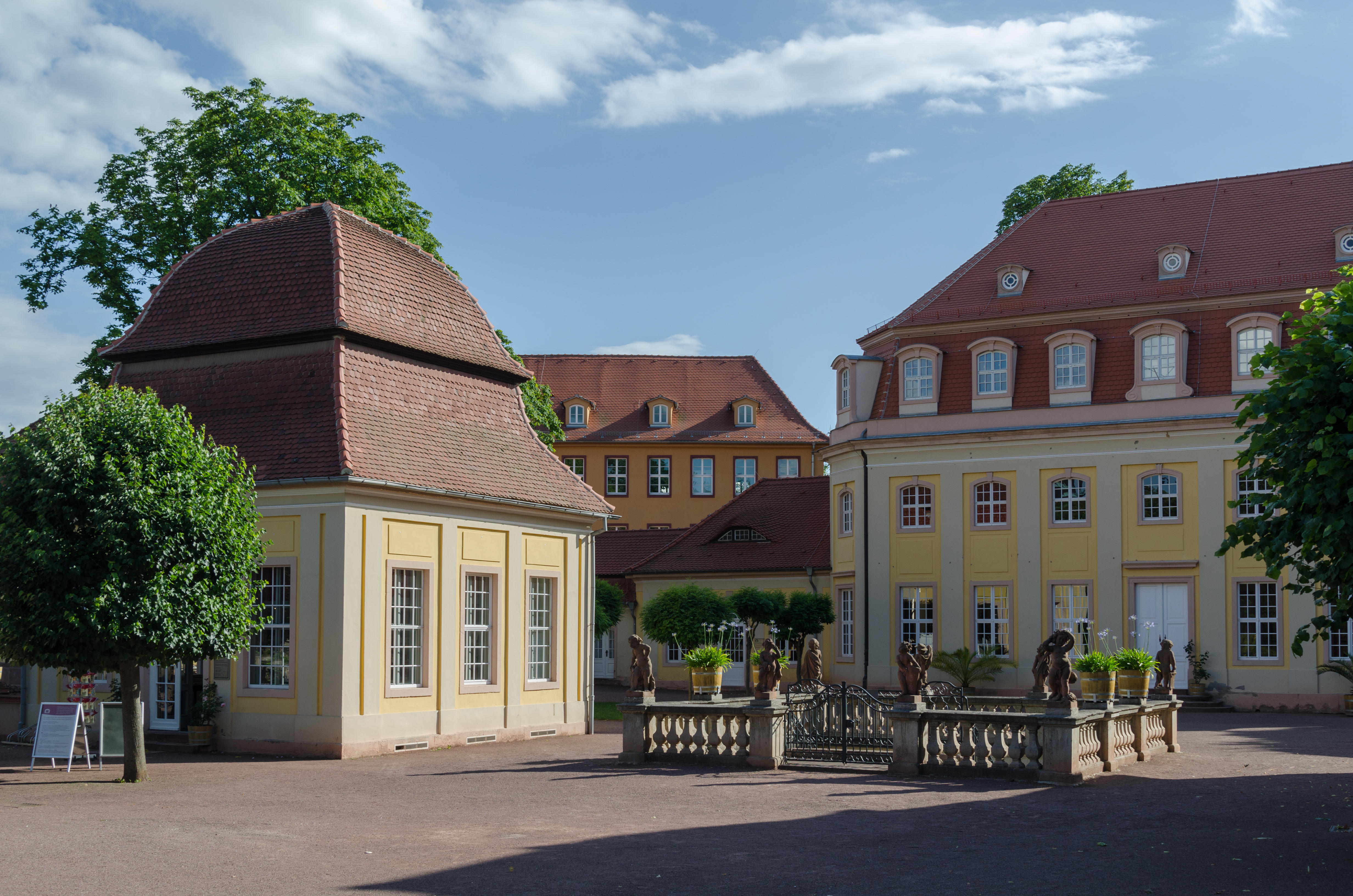Bad Lauchstädt, Kuranlagen, Quellpavillon, Kurhaus, 001