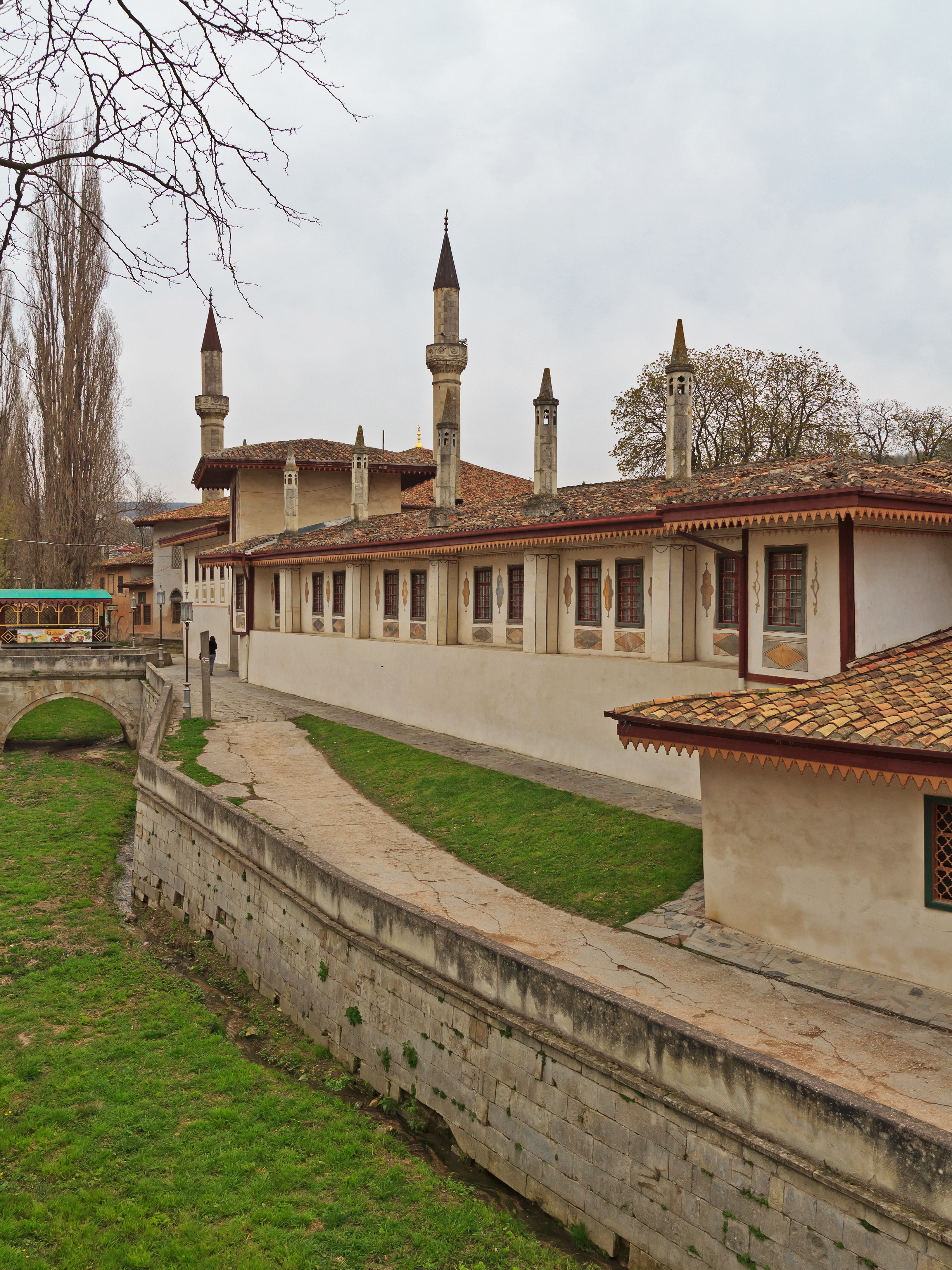 Bakhchysarai 04-14 img08 Palace from the street