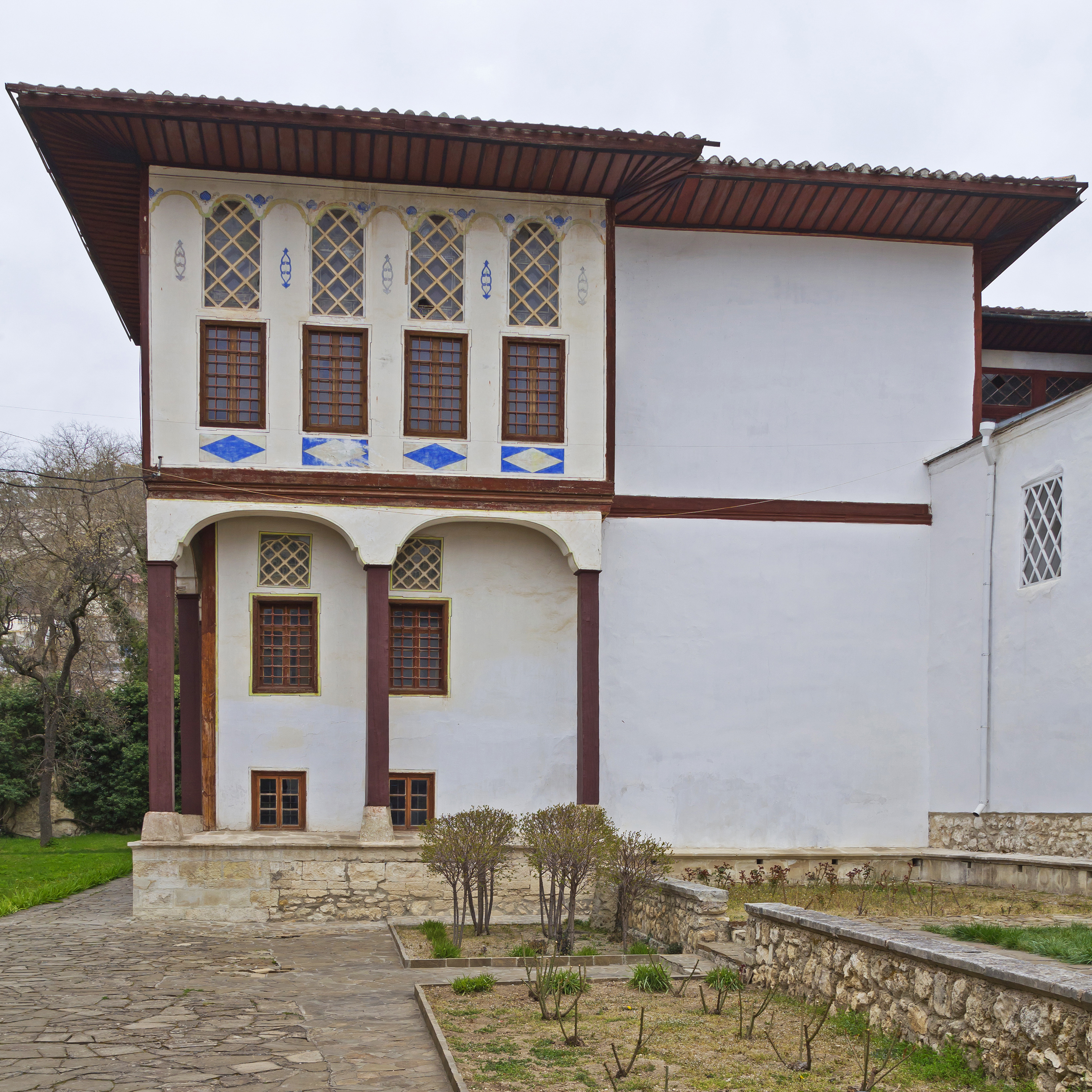 Bakhchysarai 04-14 img13 Palace yard