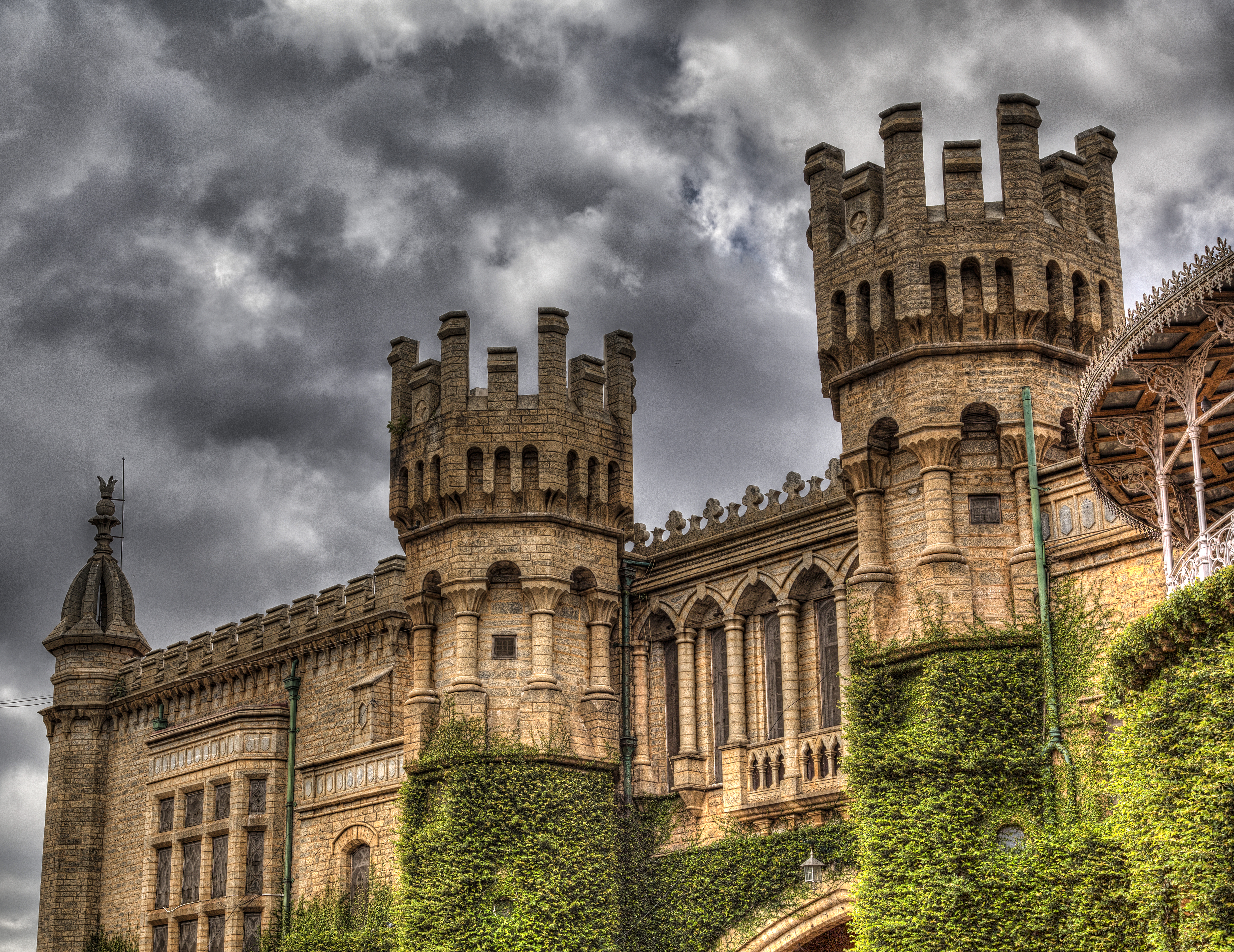 Bangalore Palace (15890612962)