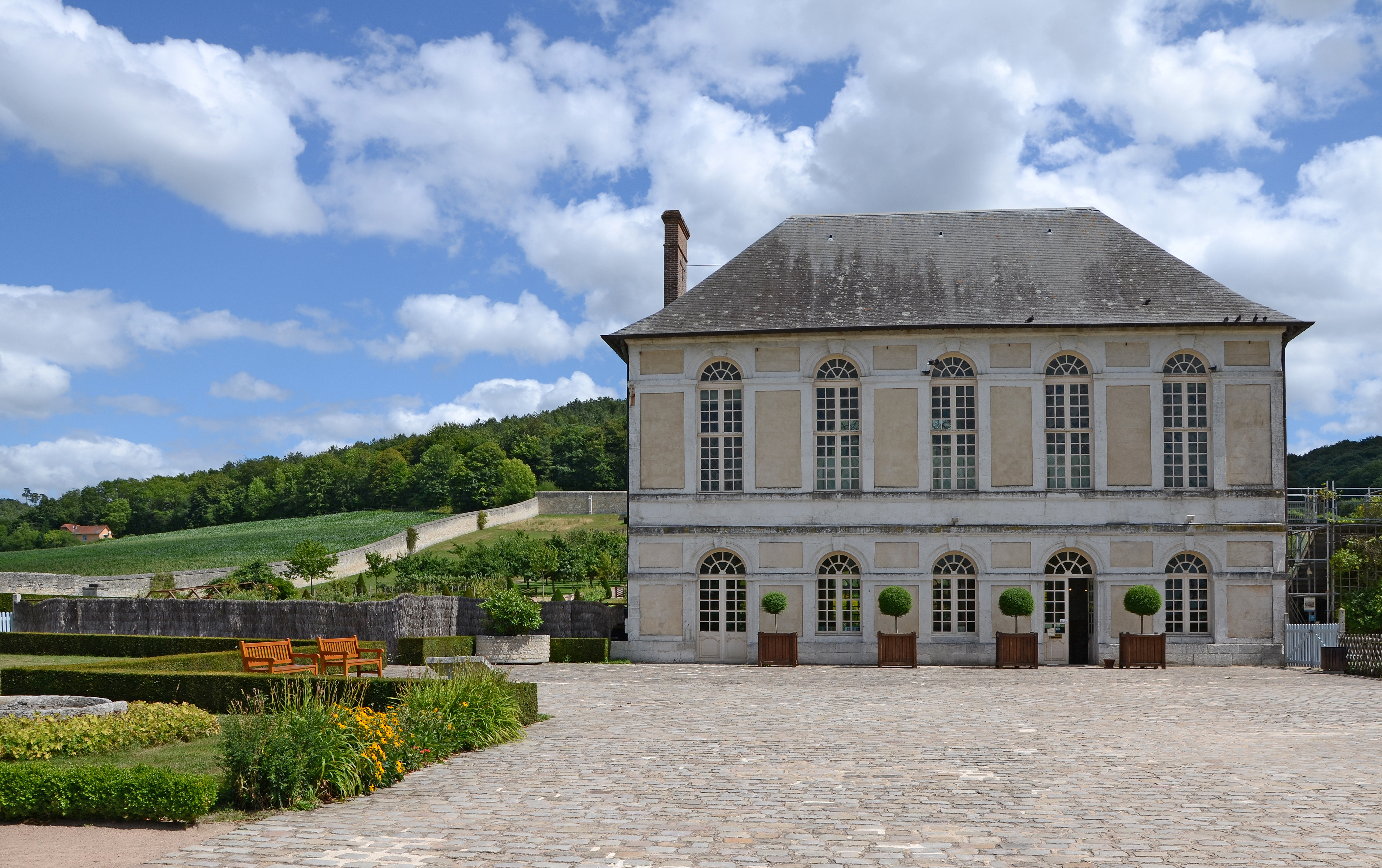 Batiment-monastique-abbaye-St-George-de-Boscherville-DSC 0192