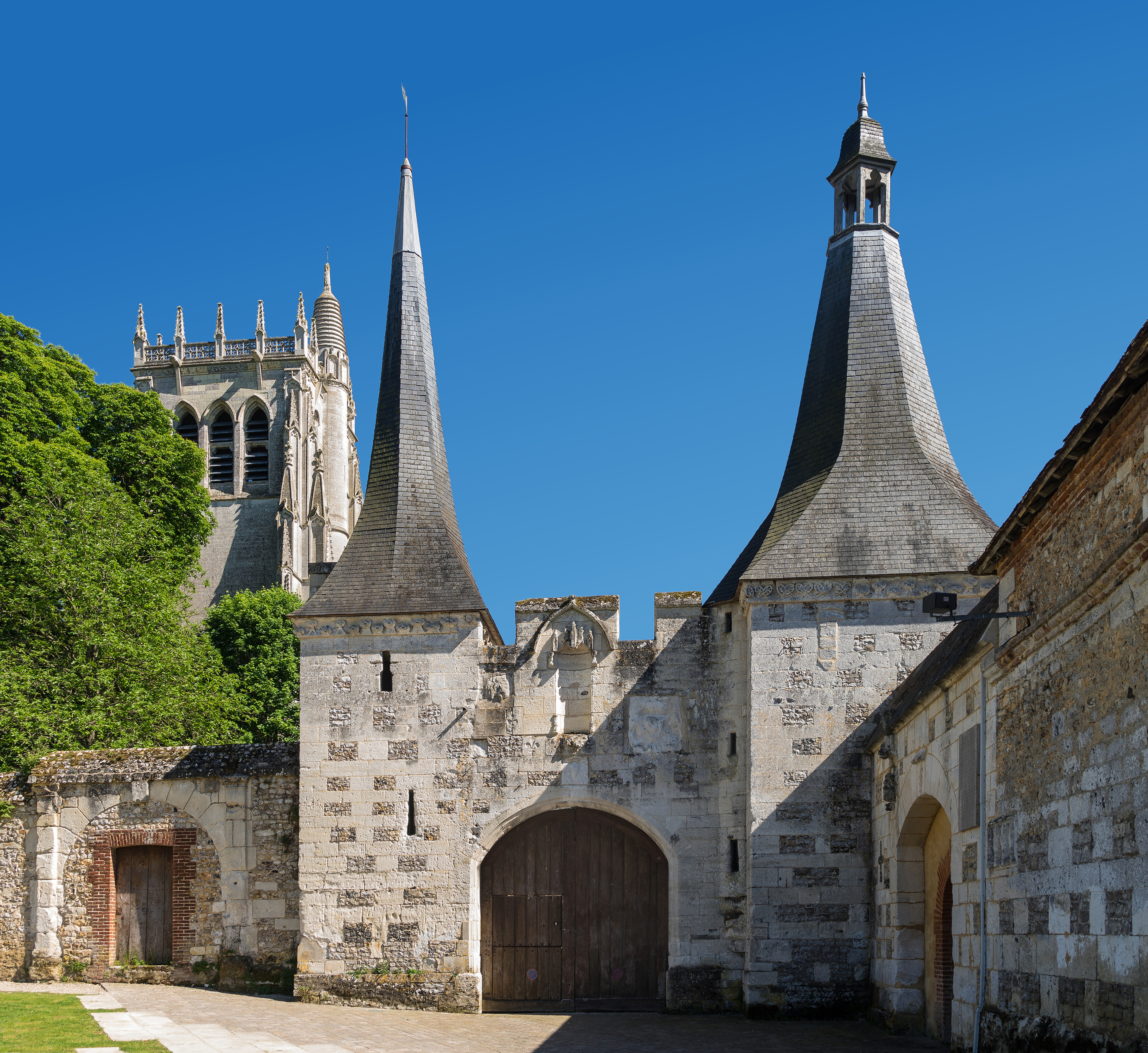 Bec Hellouin abbey main entrance