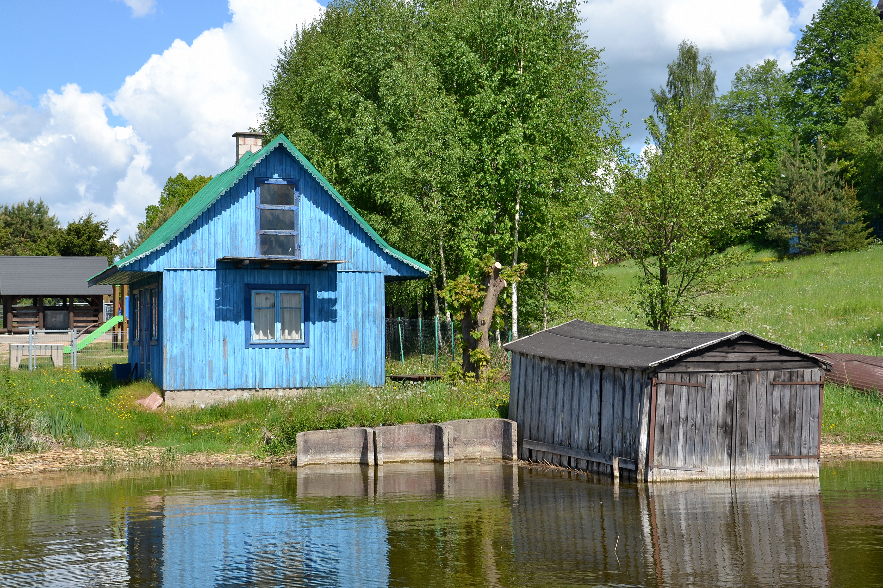 Becejły - wooden small house