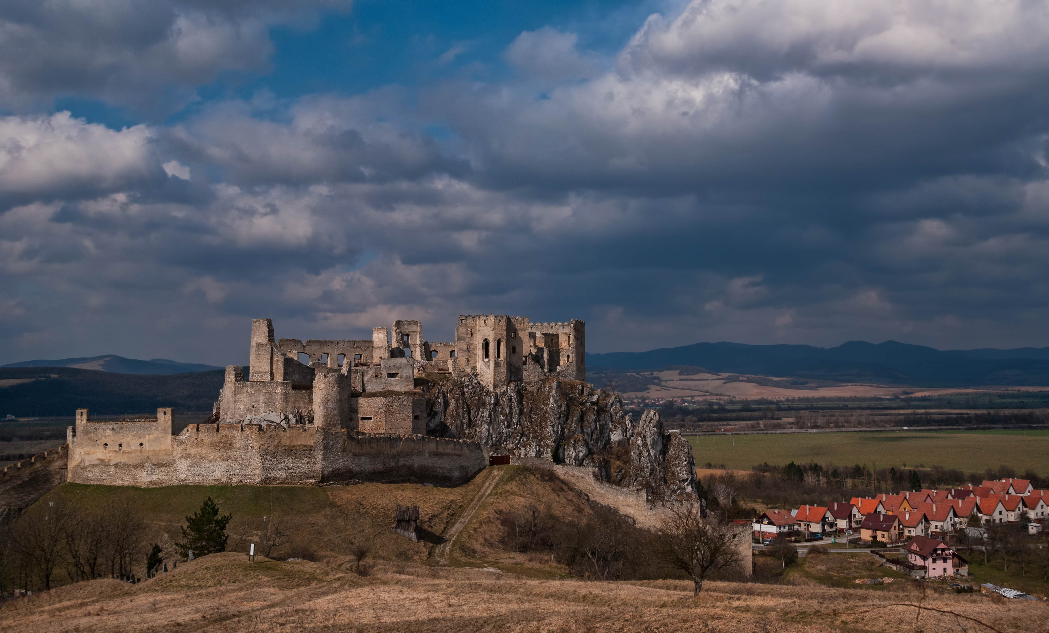 Beckovský hrad, Marec 2015