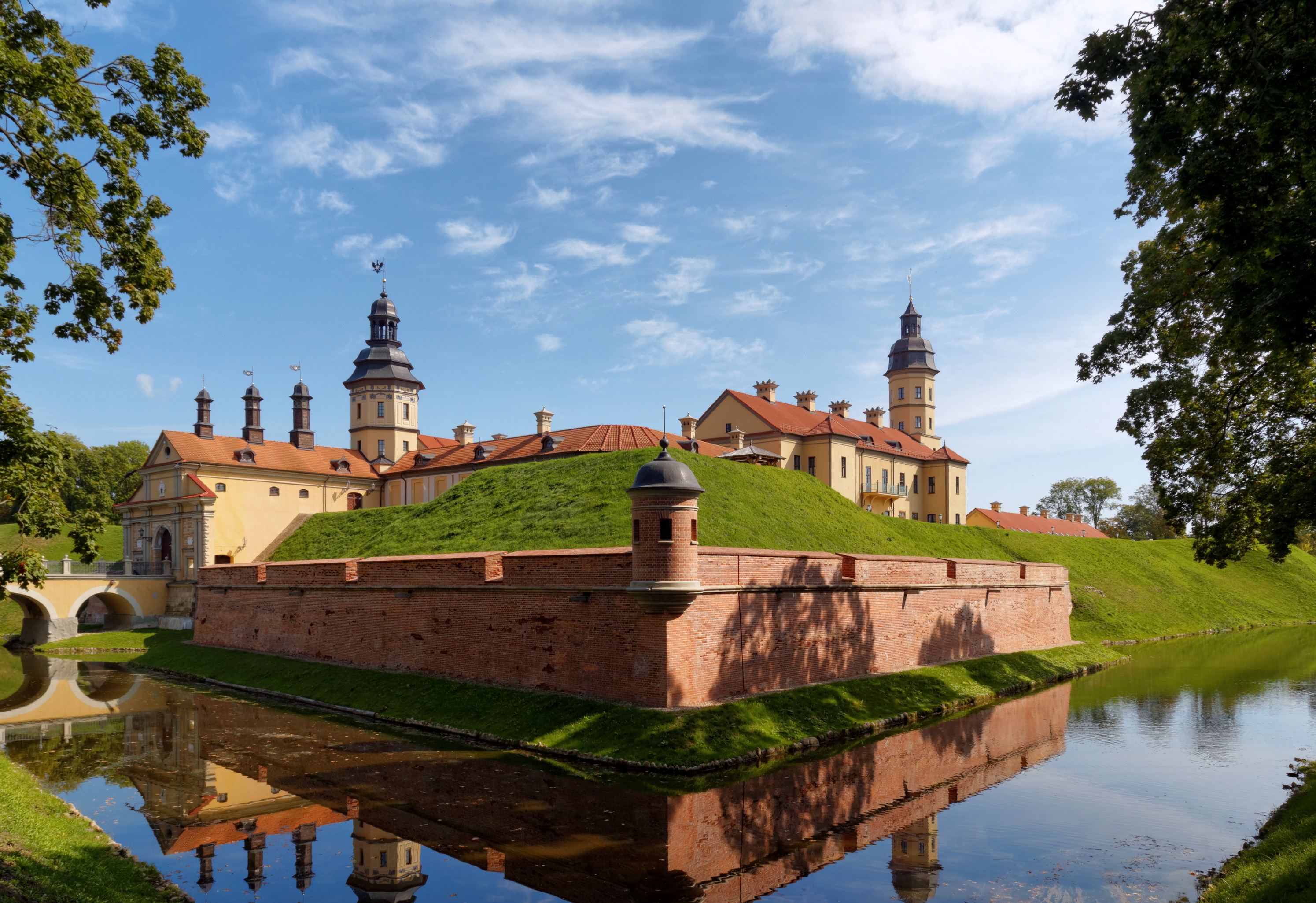 Belarus Nesvizh Castle 7259 2050