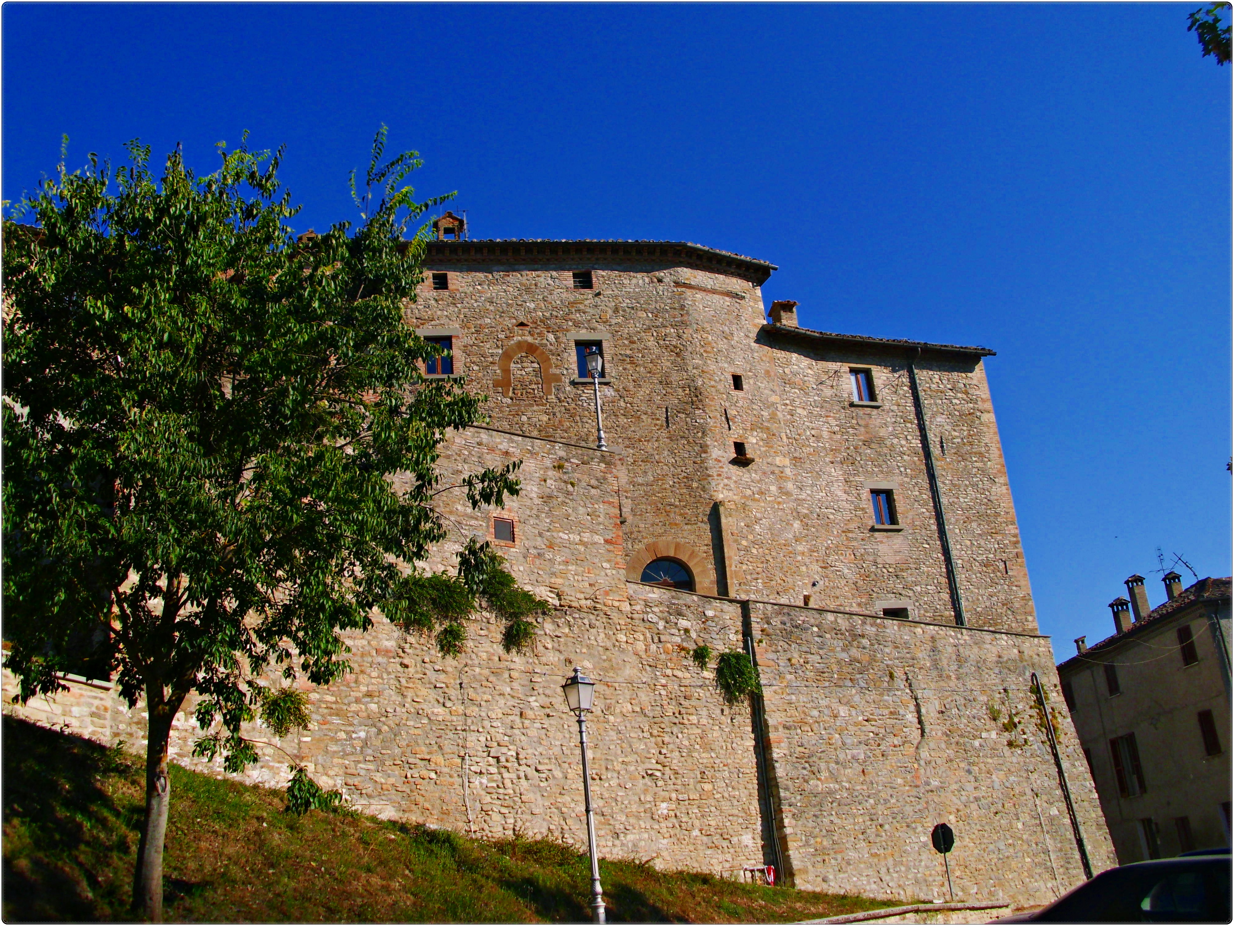 Belforte all'Isauro, castello (8105633423)