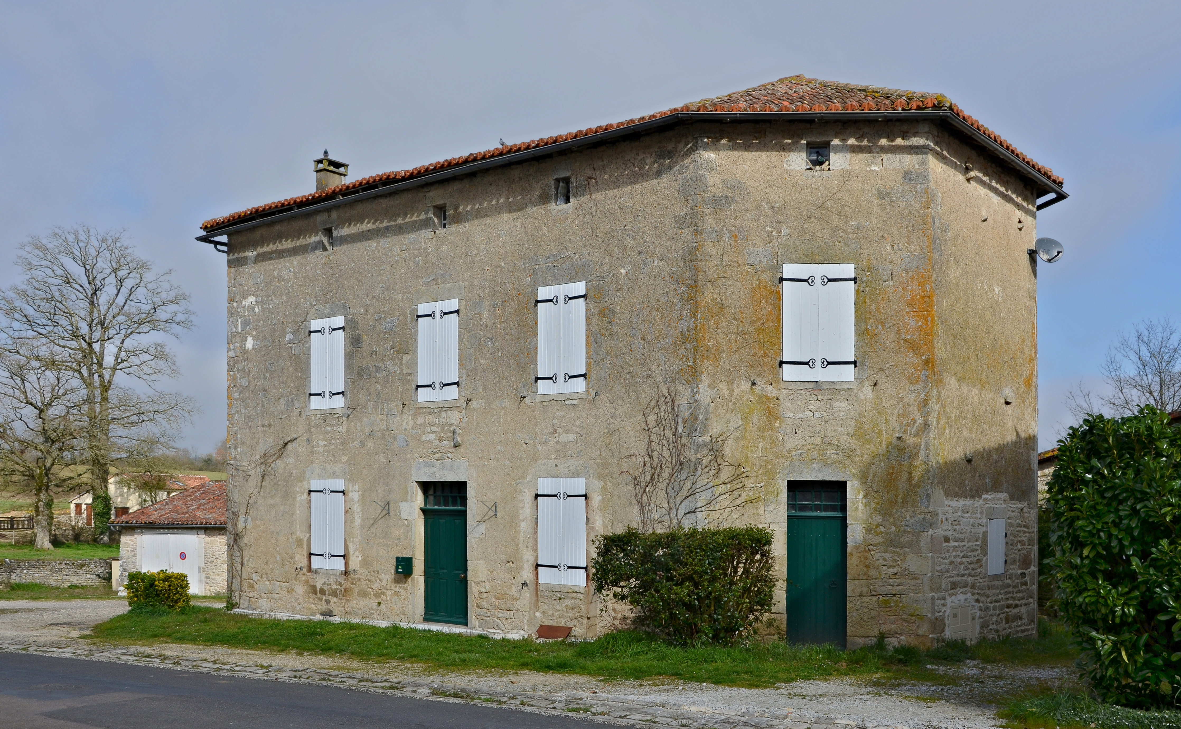Benest 16 Habitat Maison de village 2014