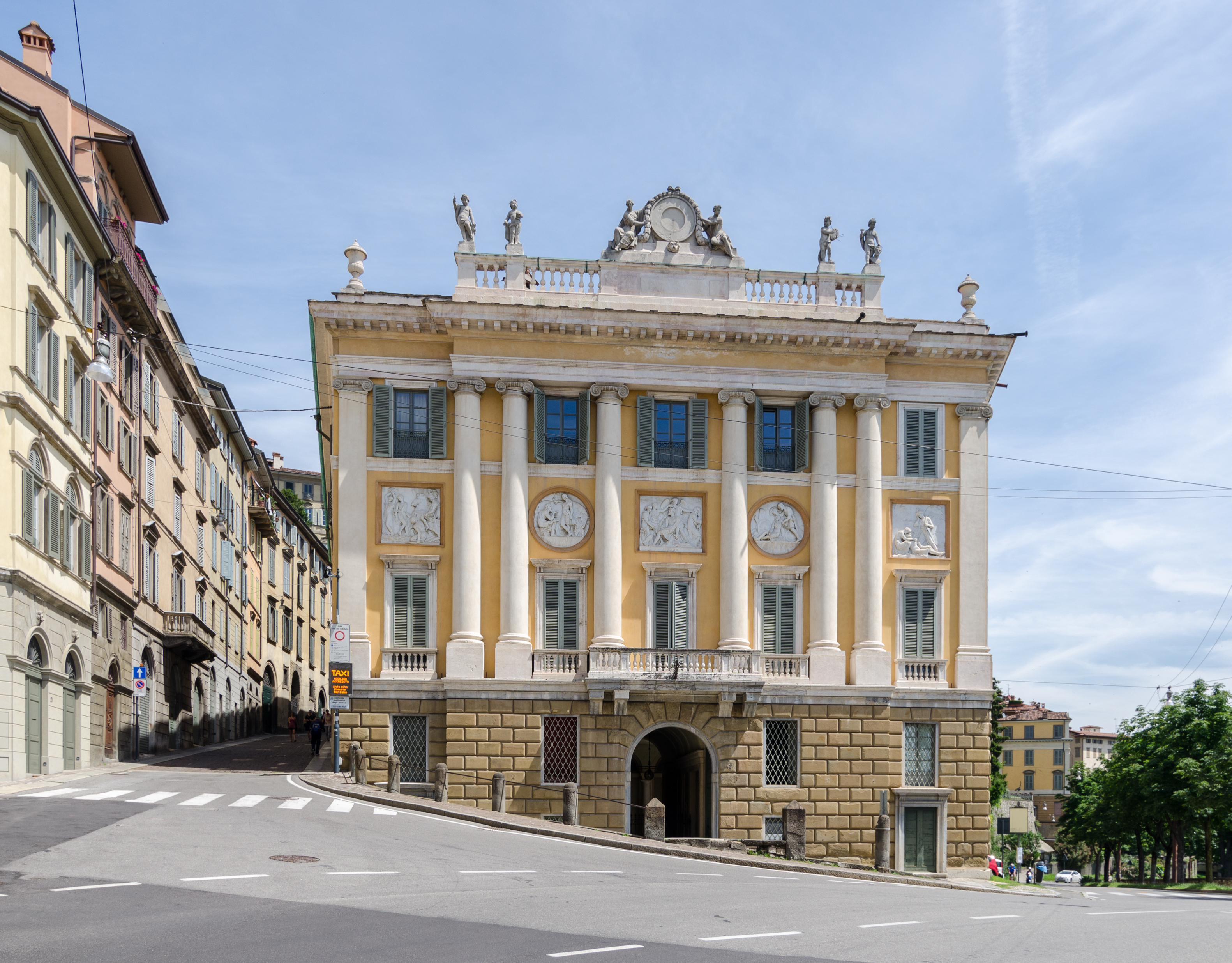 Bergamo, Palazzo Medolago, 2016-06 CN-01