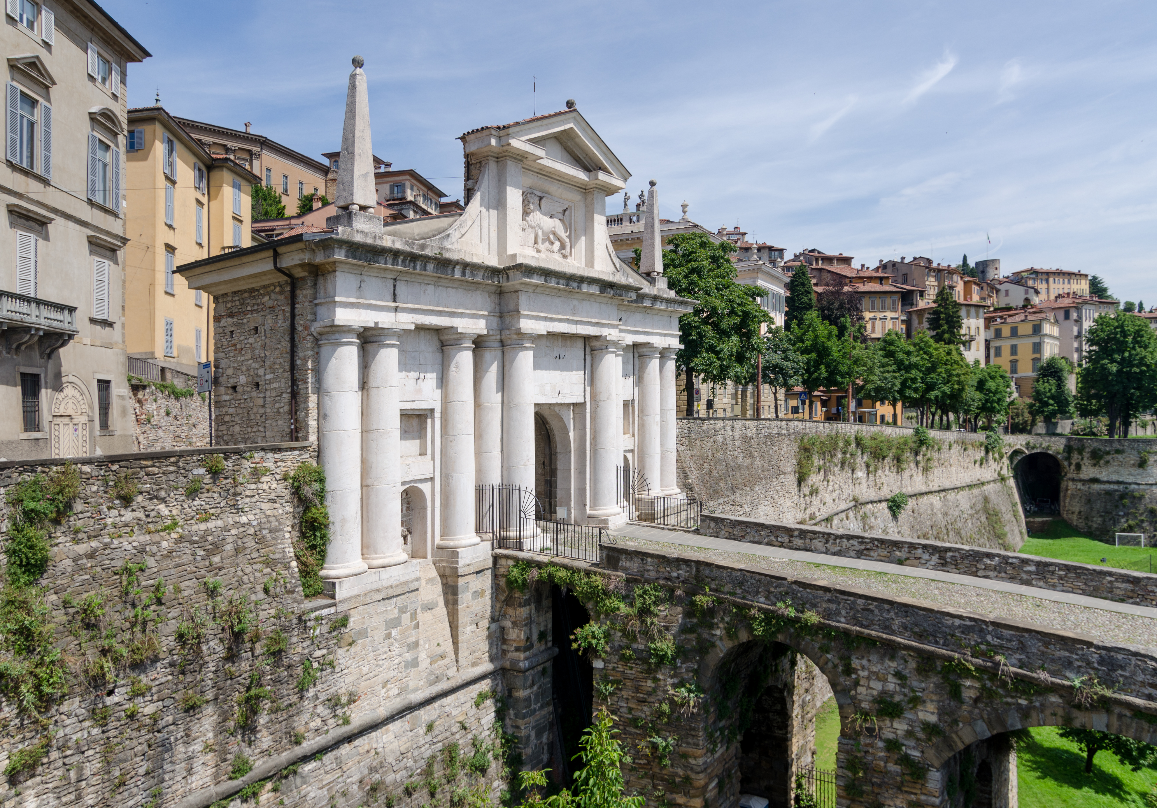 Bergamo, Porta San Giacomo, 2016-06 CN-01