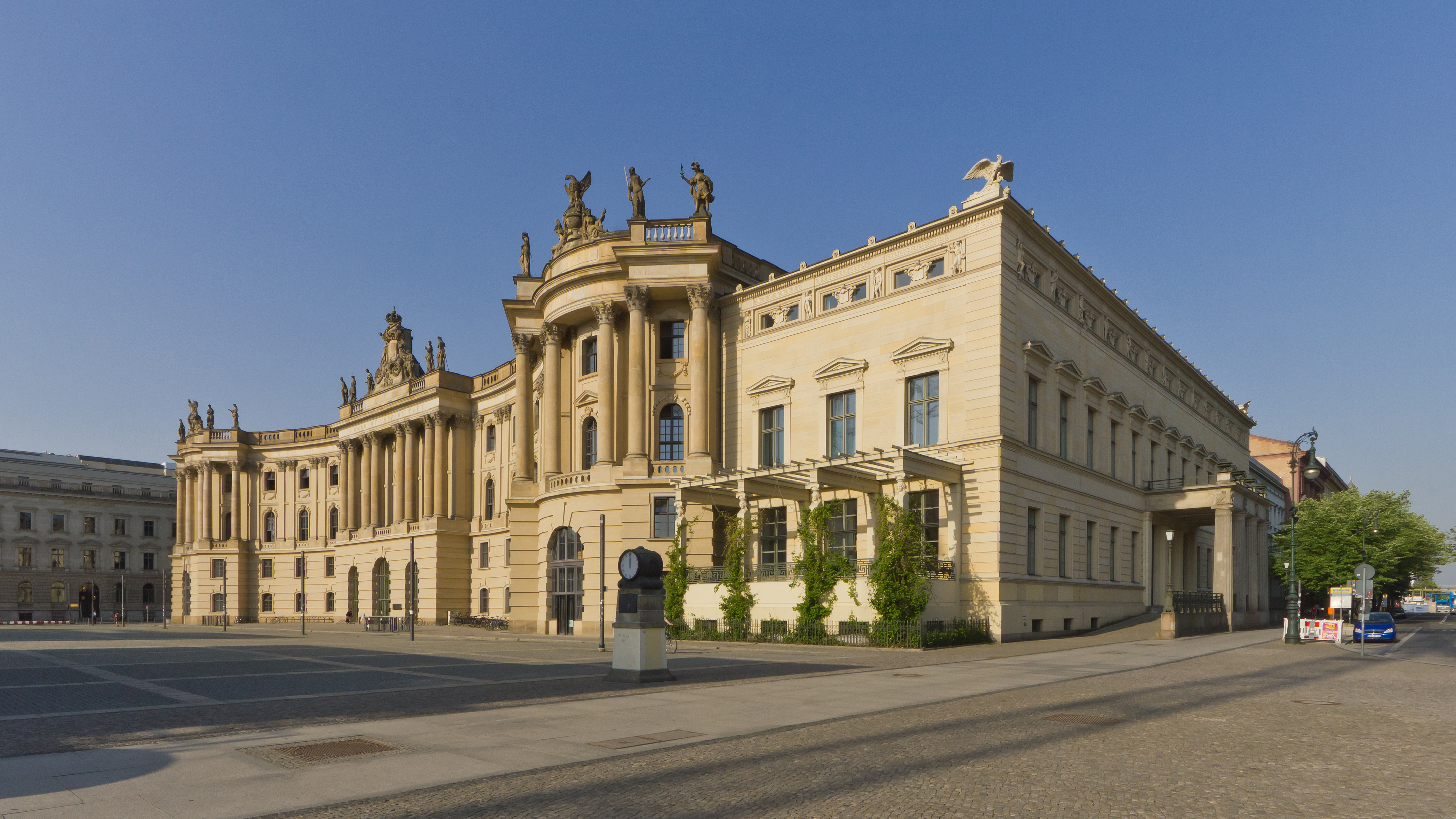 Berlin-Mitte Bebelplatz1 05-2014