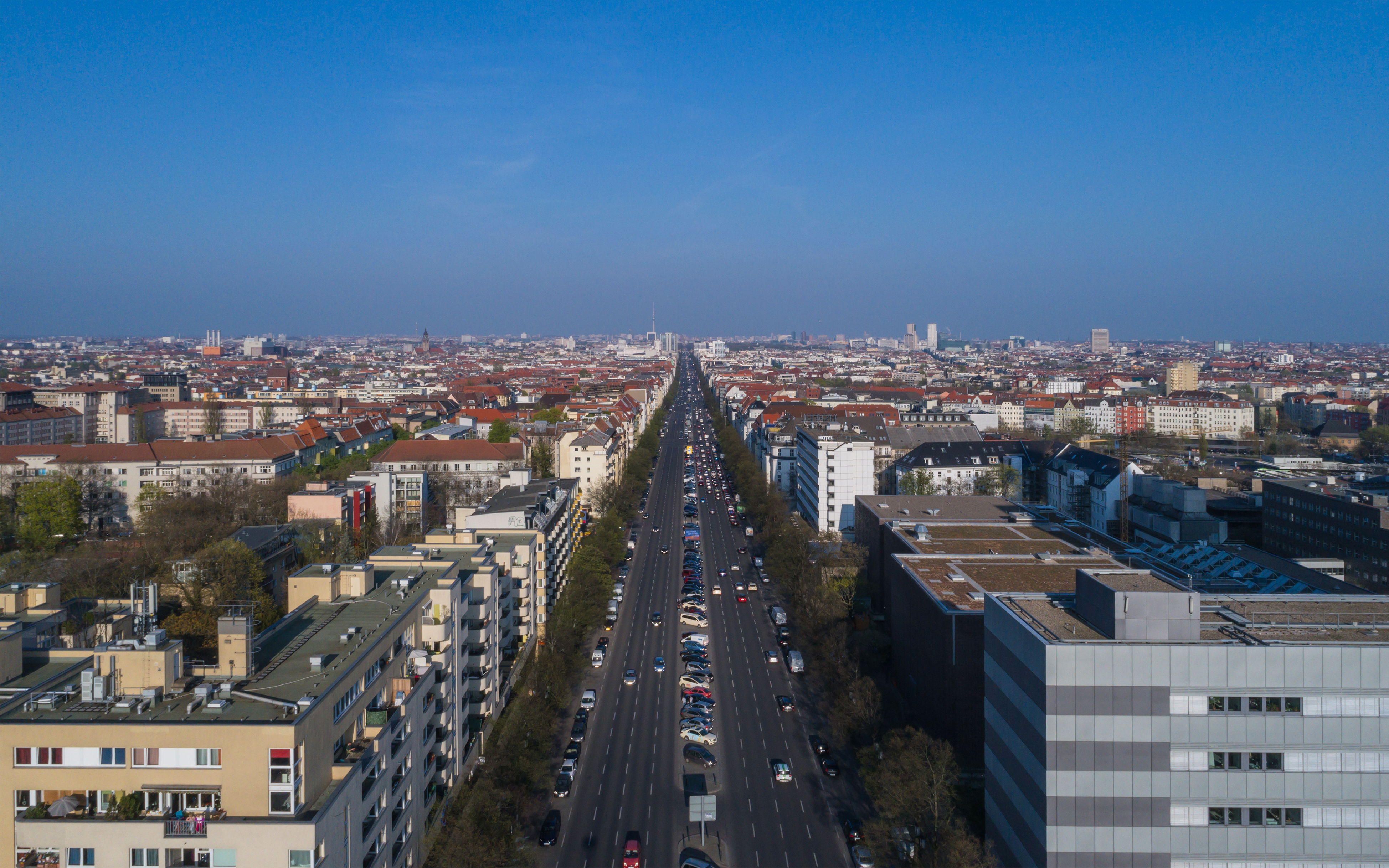 Berlin Th-Heuss-Platz UAV 04-2017 img1