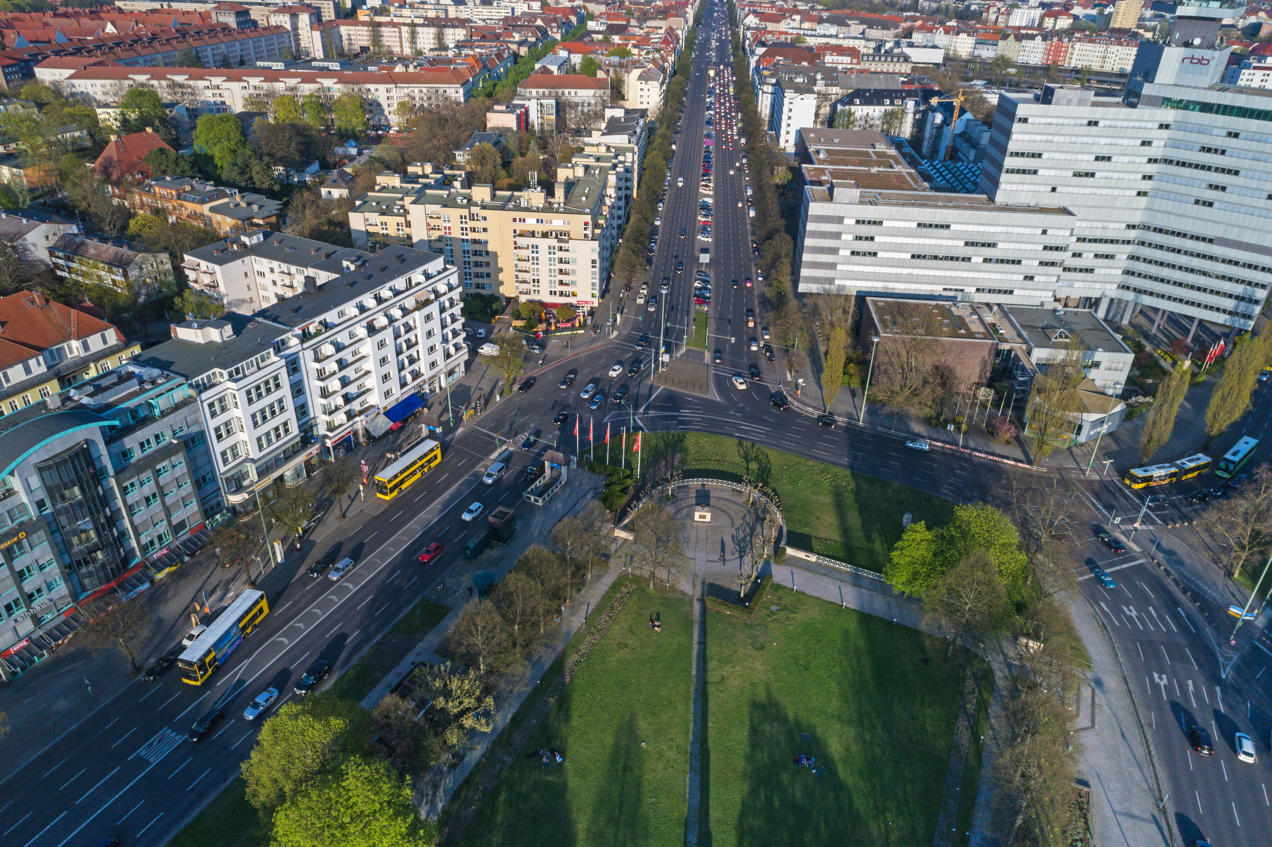 Berlin Th-Heuss-Platz UAV 04-2017 img2