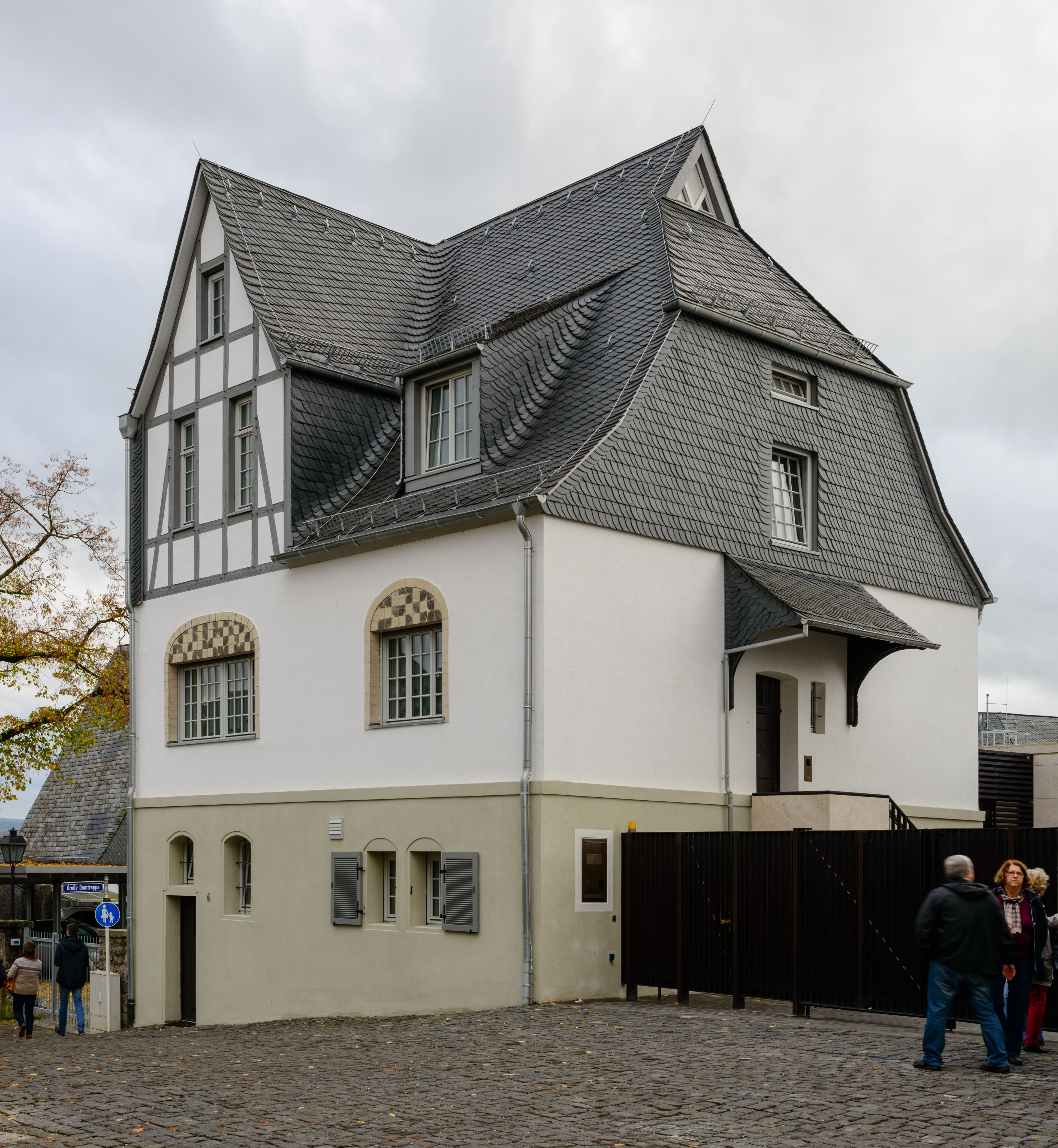 Bischofssitz Limburg - Residence of the bishop of Limburg - Schwesternhaus - October 26th 2013 - 01