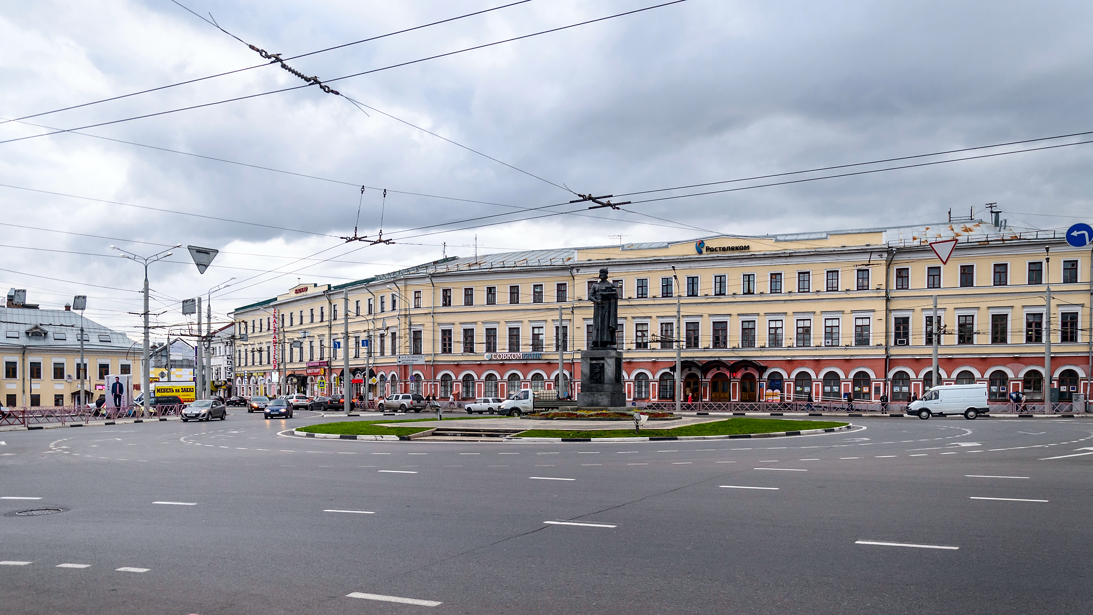 Bogoyavlenskaya Square in Yaroslavl 01