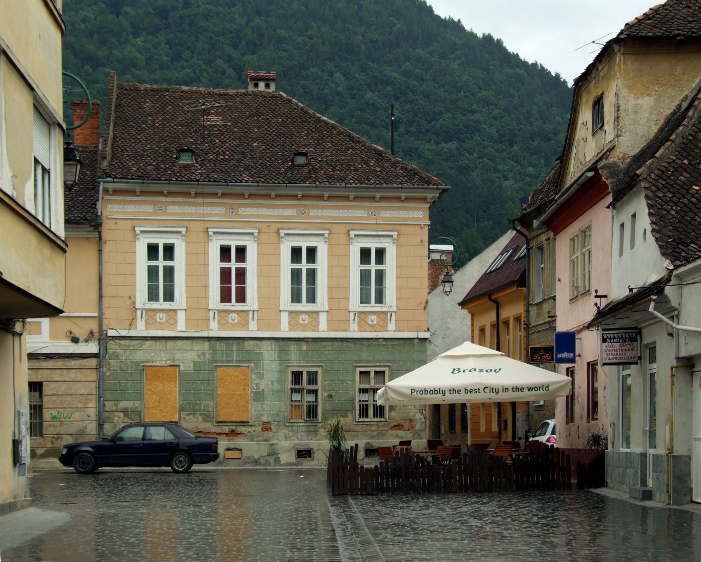 Braşov (Kronstadt, Brassó) during rain