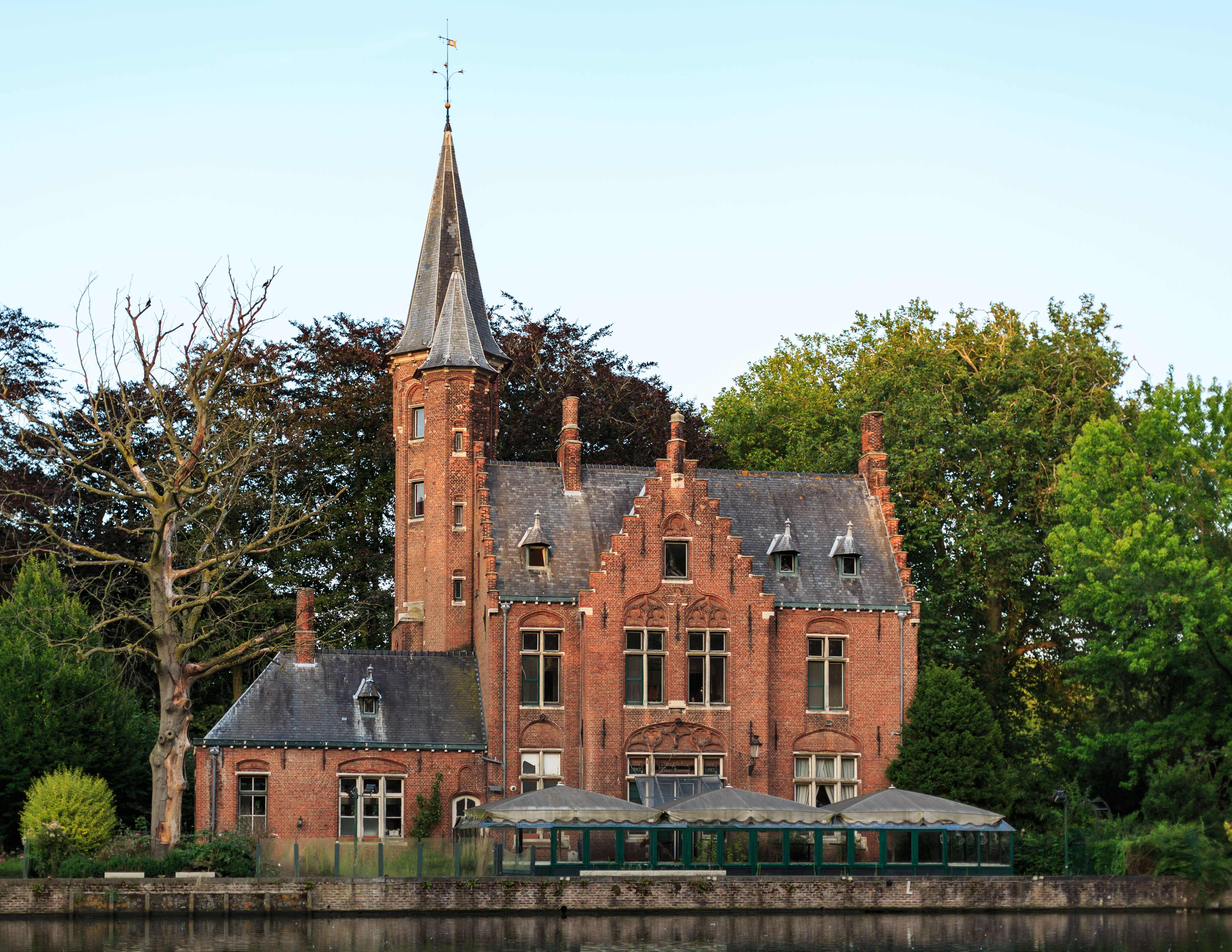 Bruges Belgium Kasteel-de-la-Faille-02