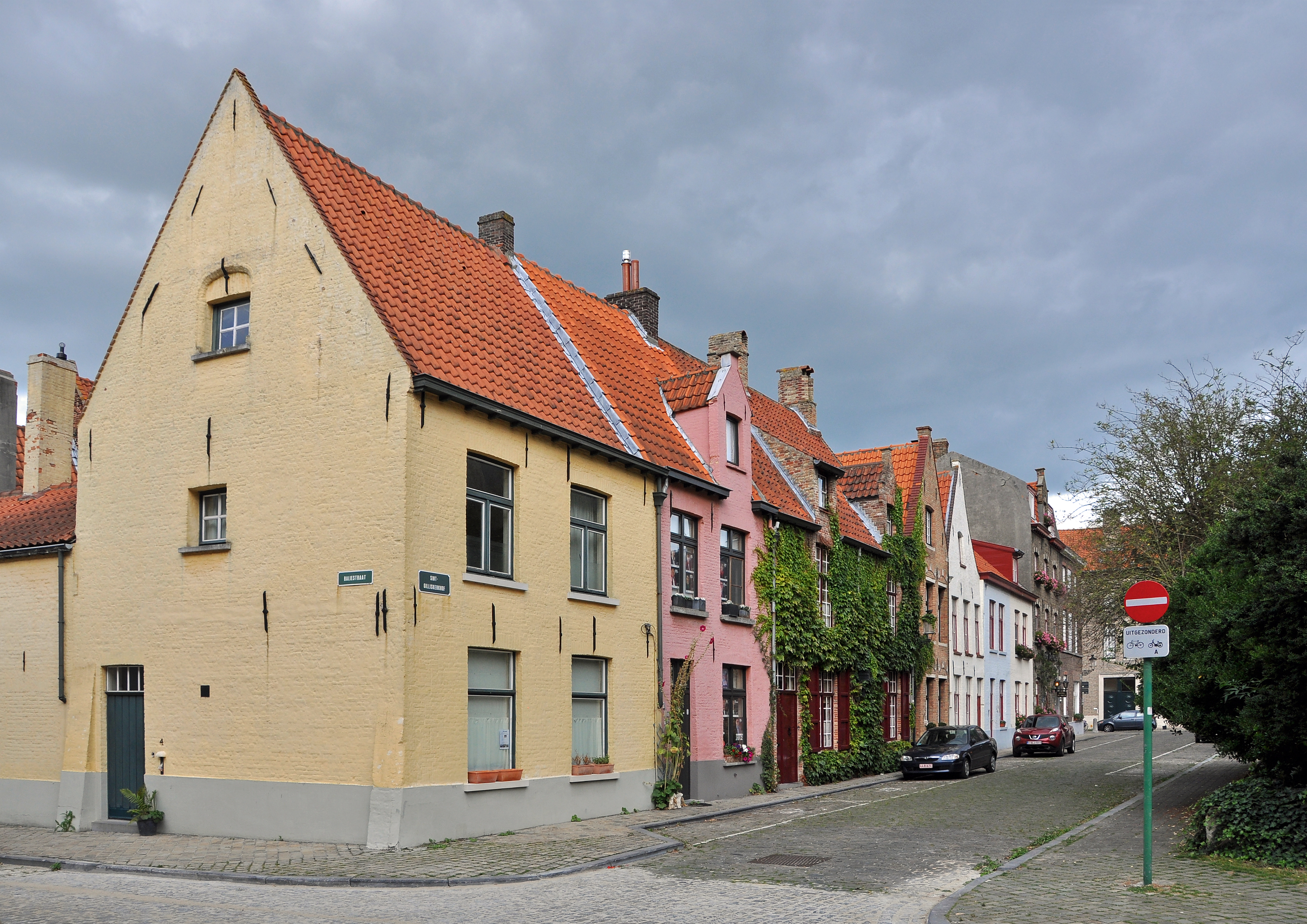 Brugge Sint-Gilliskerkhof R01