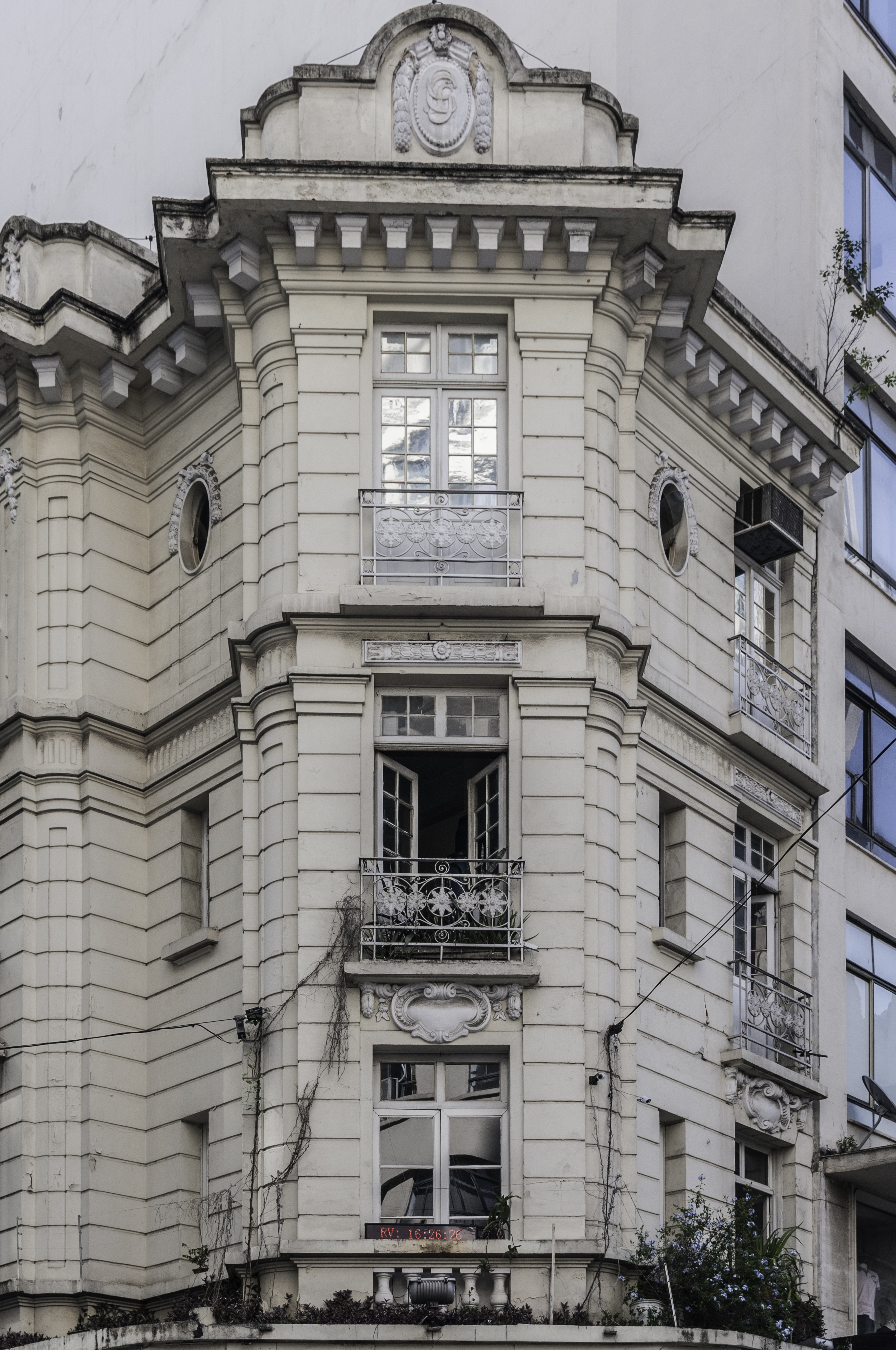 Building in São Paulo street near to Teatro Municipal