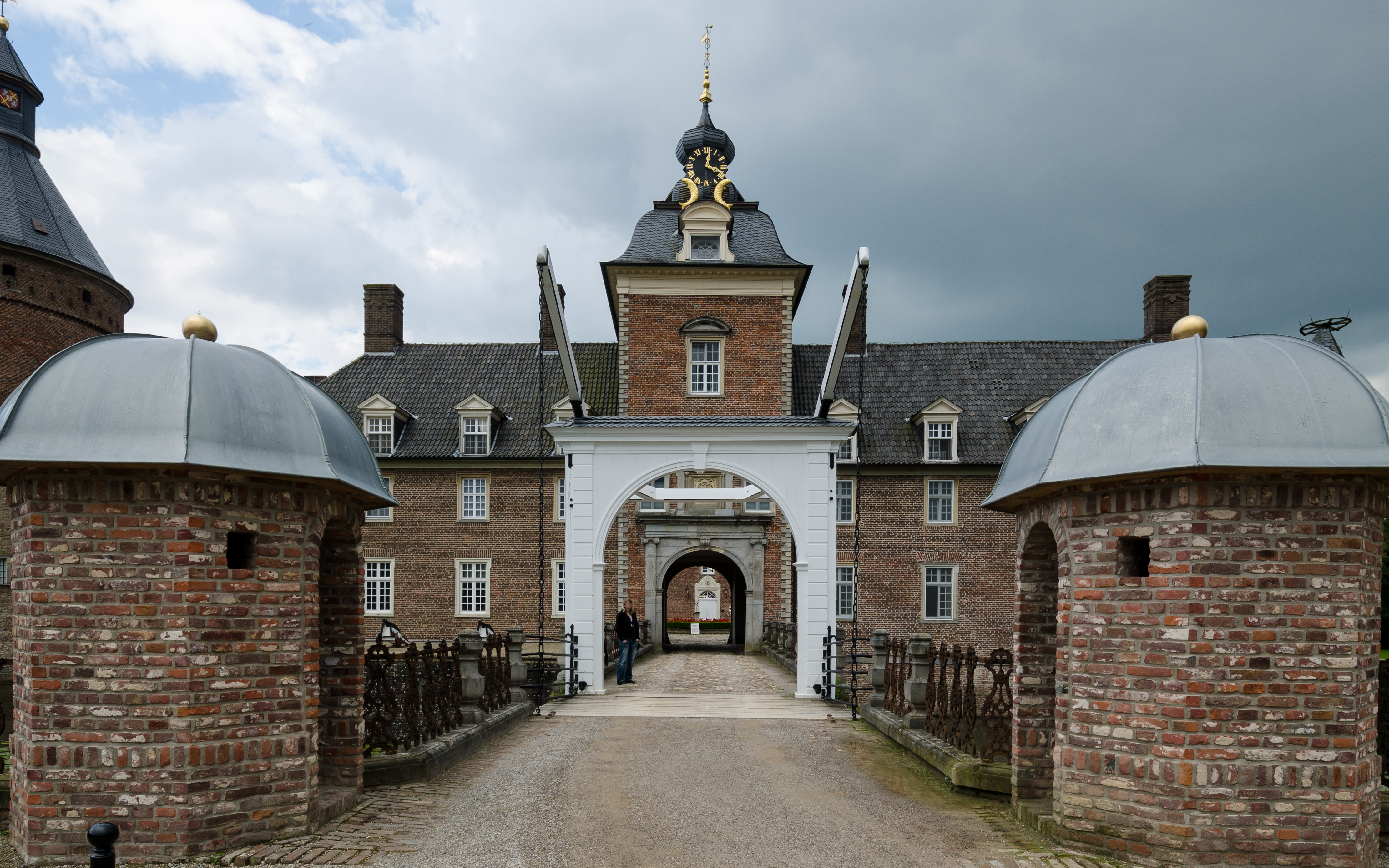 Burg-Anholt-Schlosstor-2012