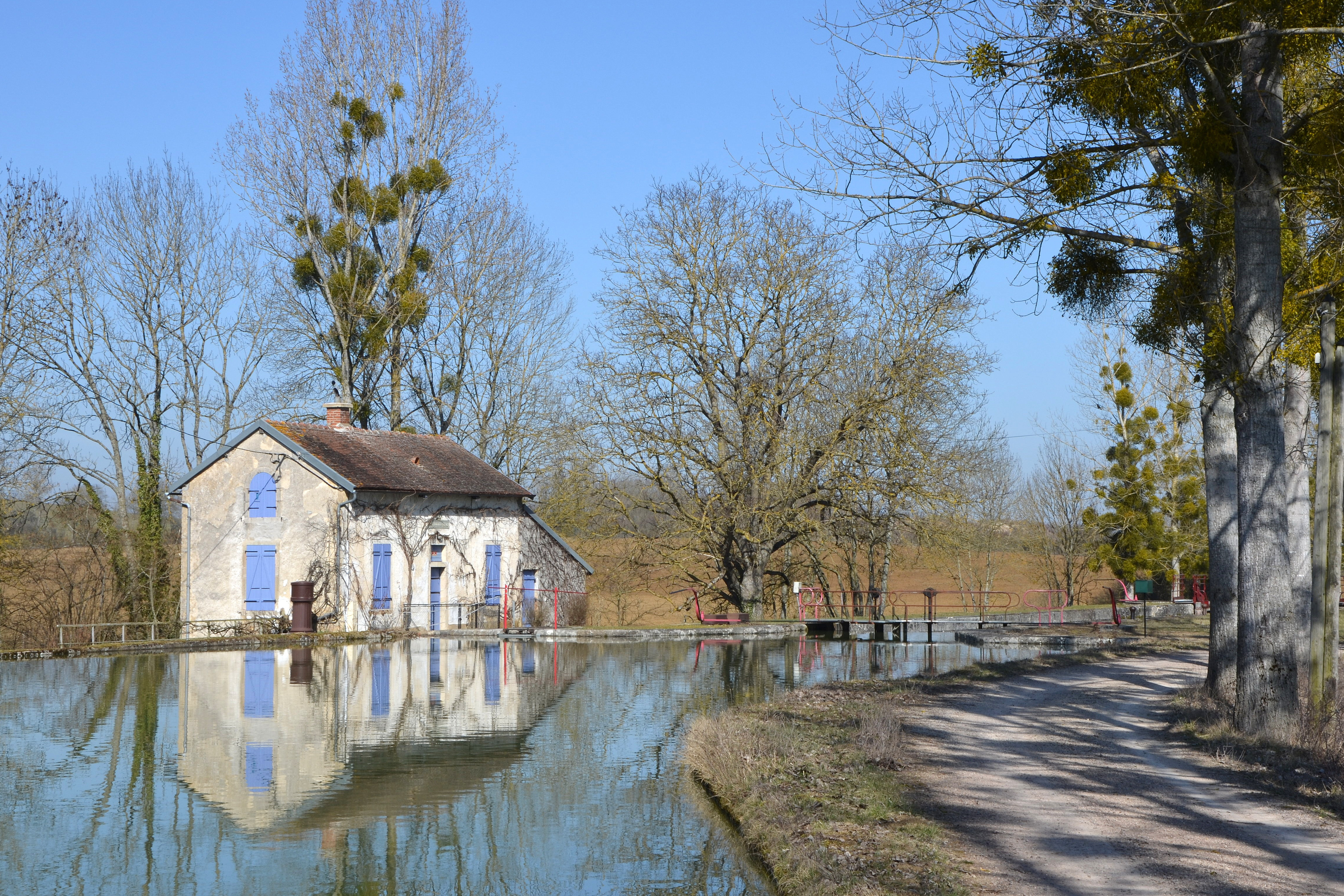 Canal de Bourgogne vers Pouillenay DSC 0187