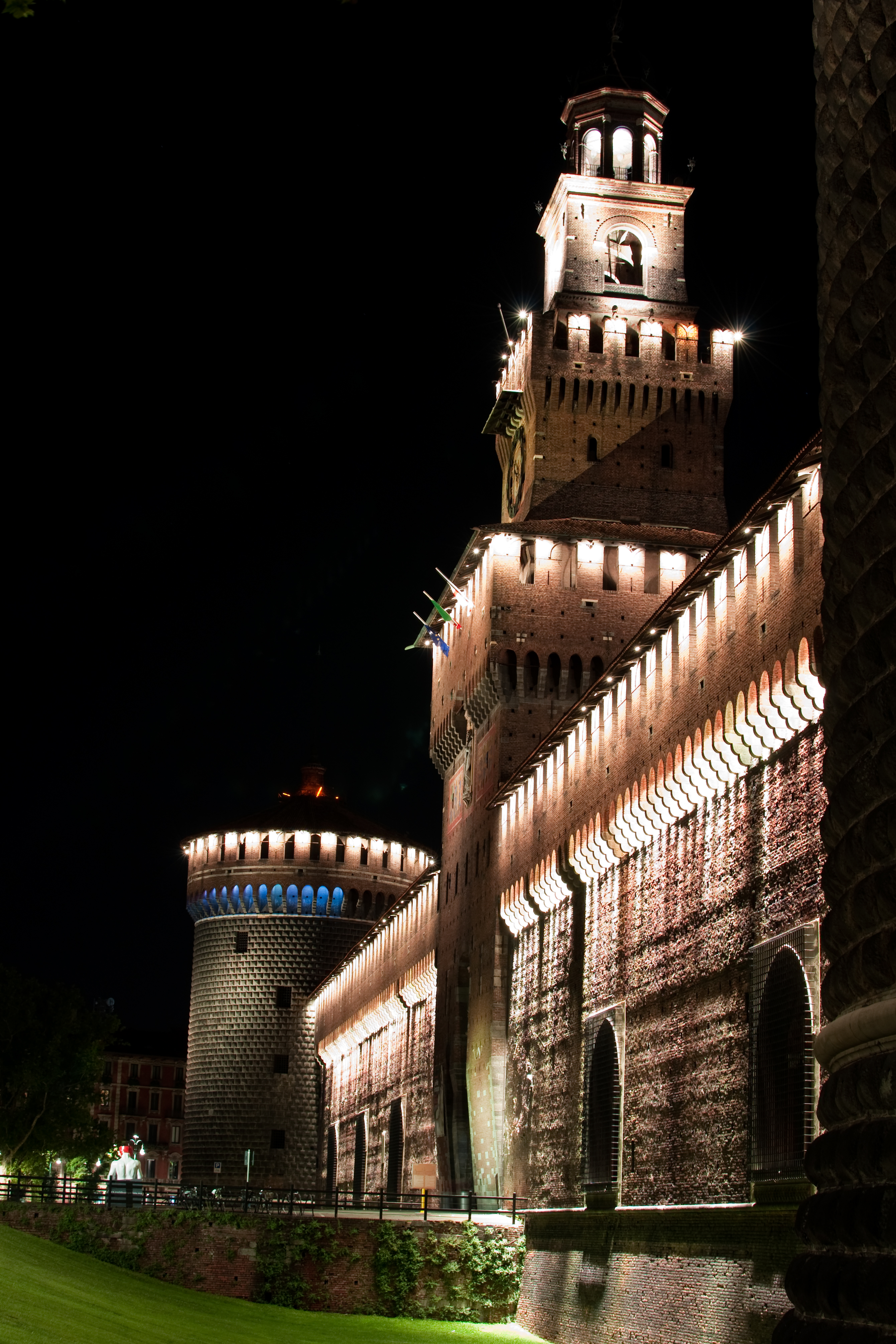 Castello Sforzesco - notturno