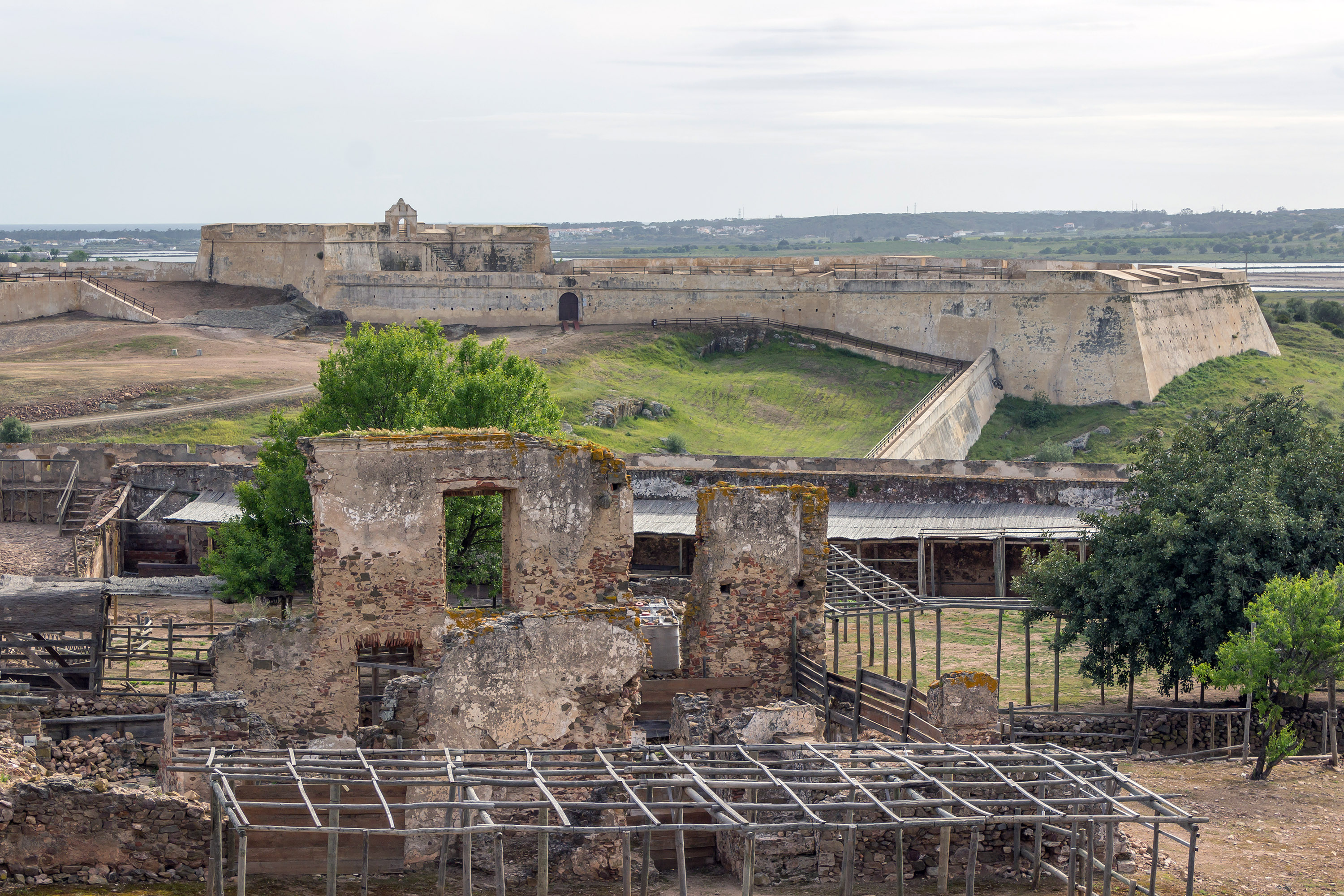 Castro Marim Castle Inside 02