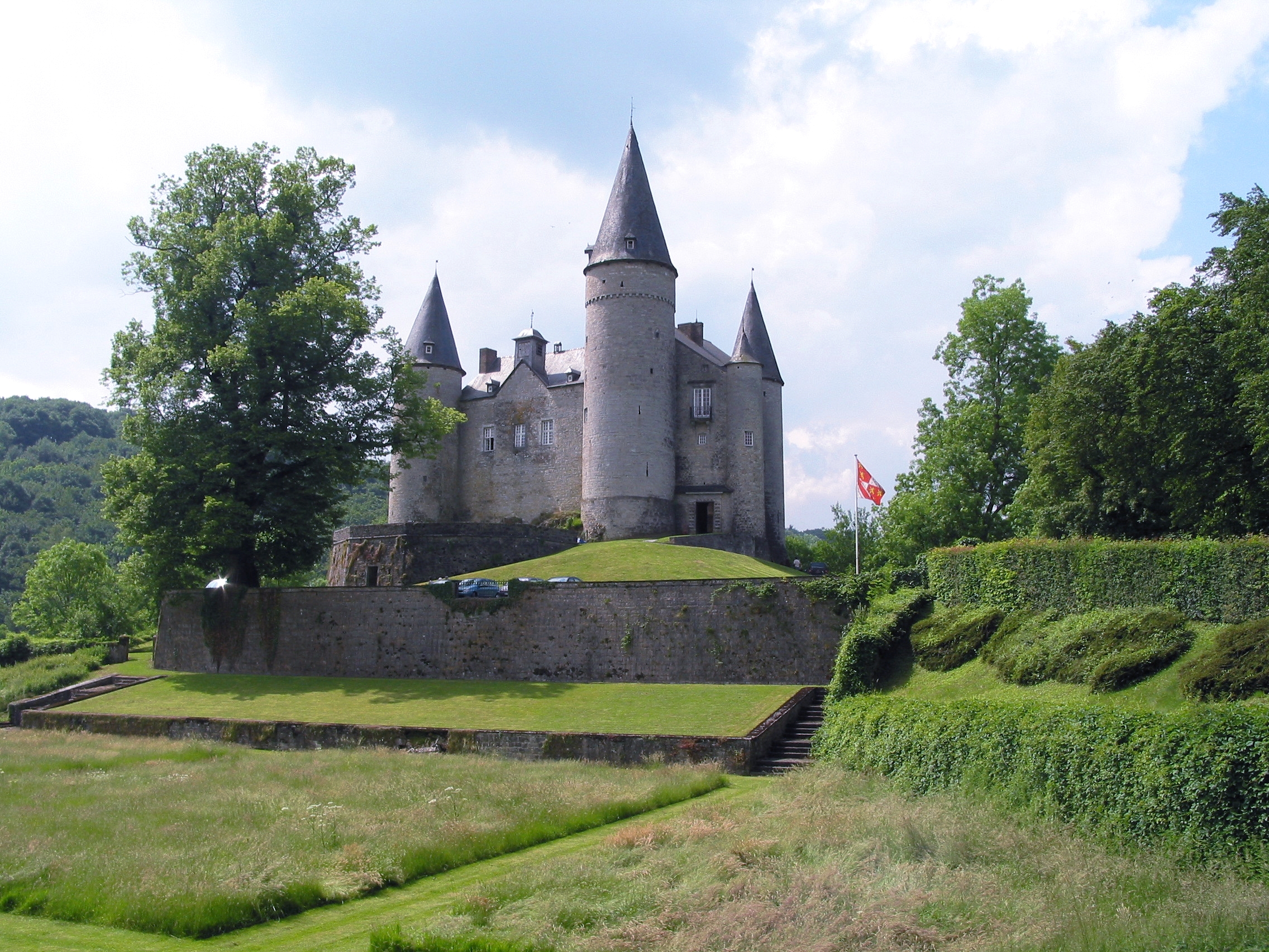 Celles (Houyet) - Château de Vêves (1)