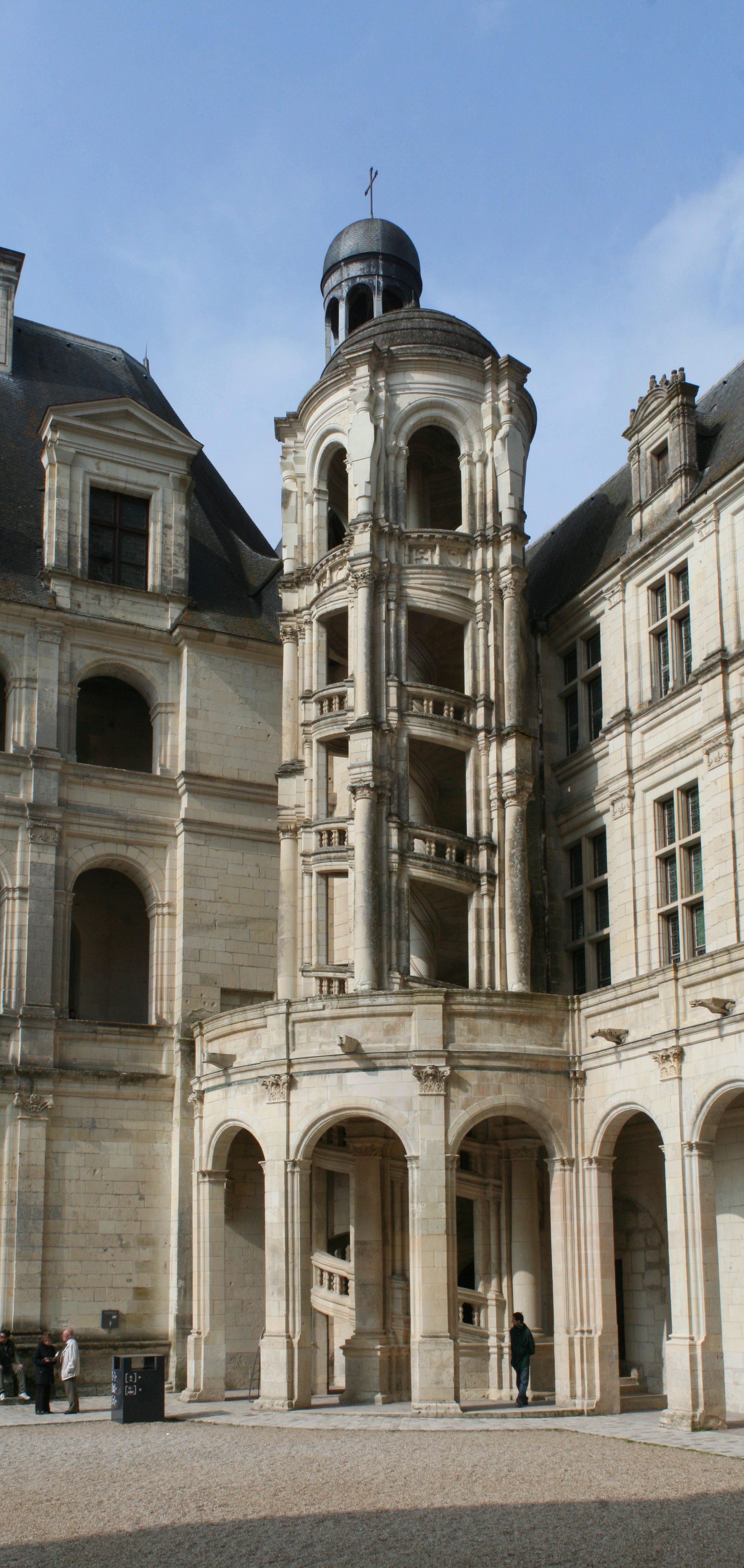 Château de Chambord - escalier hors-œuvre